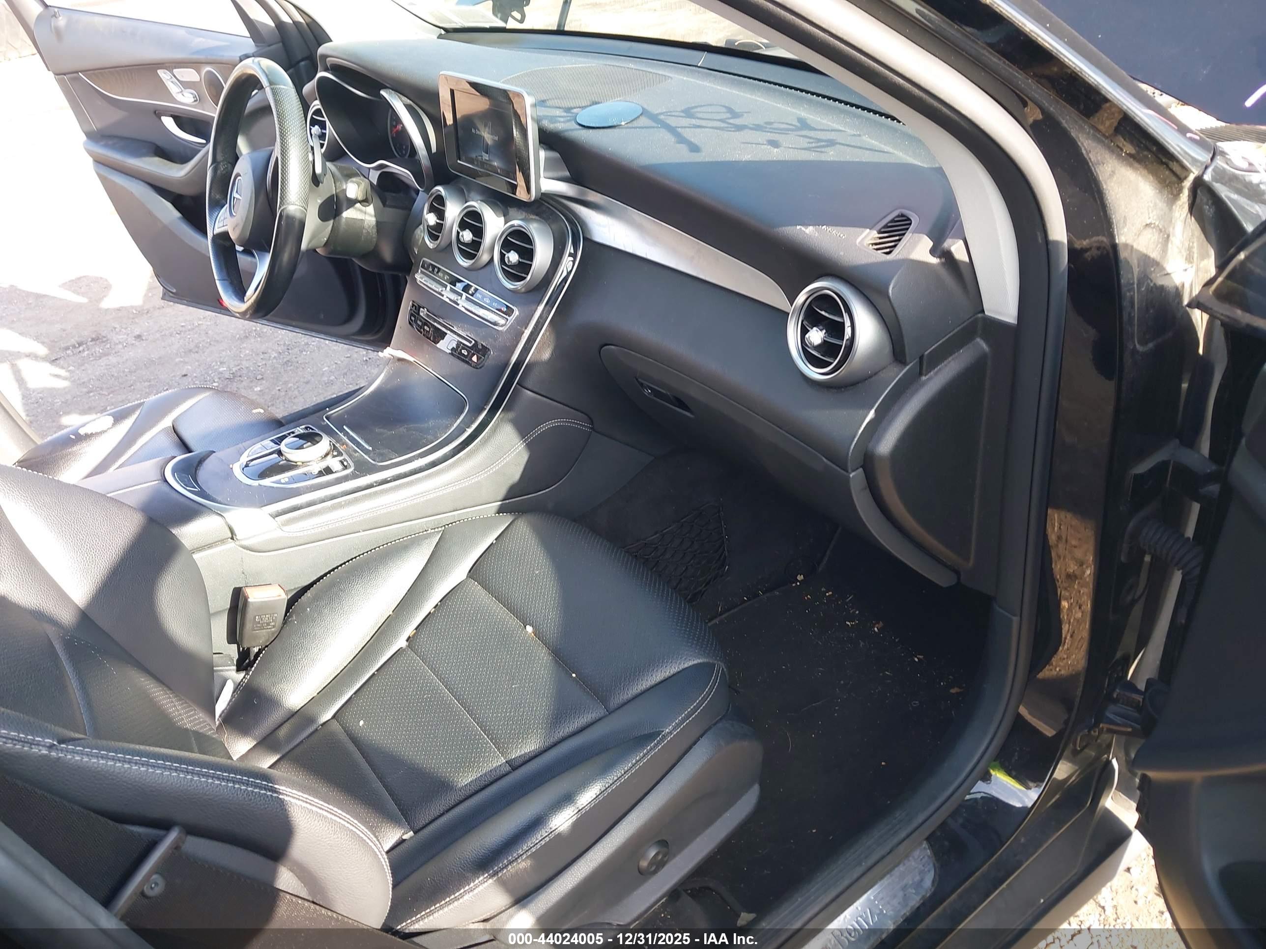MERCEDES-BENZ GLC image 5
