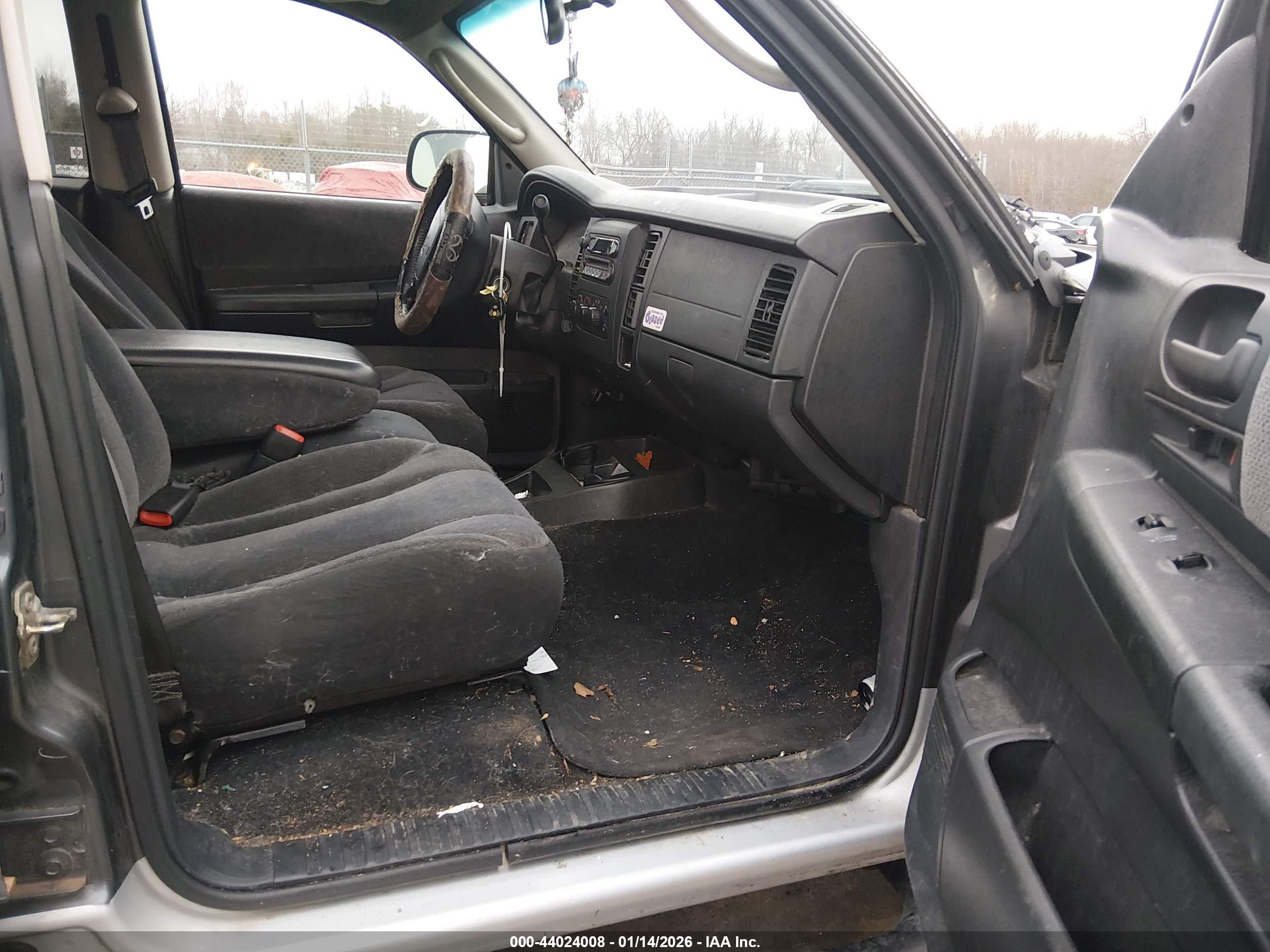 DODGE DAKOTA image 5