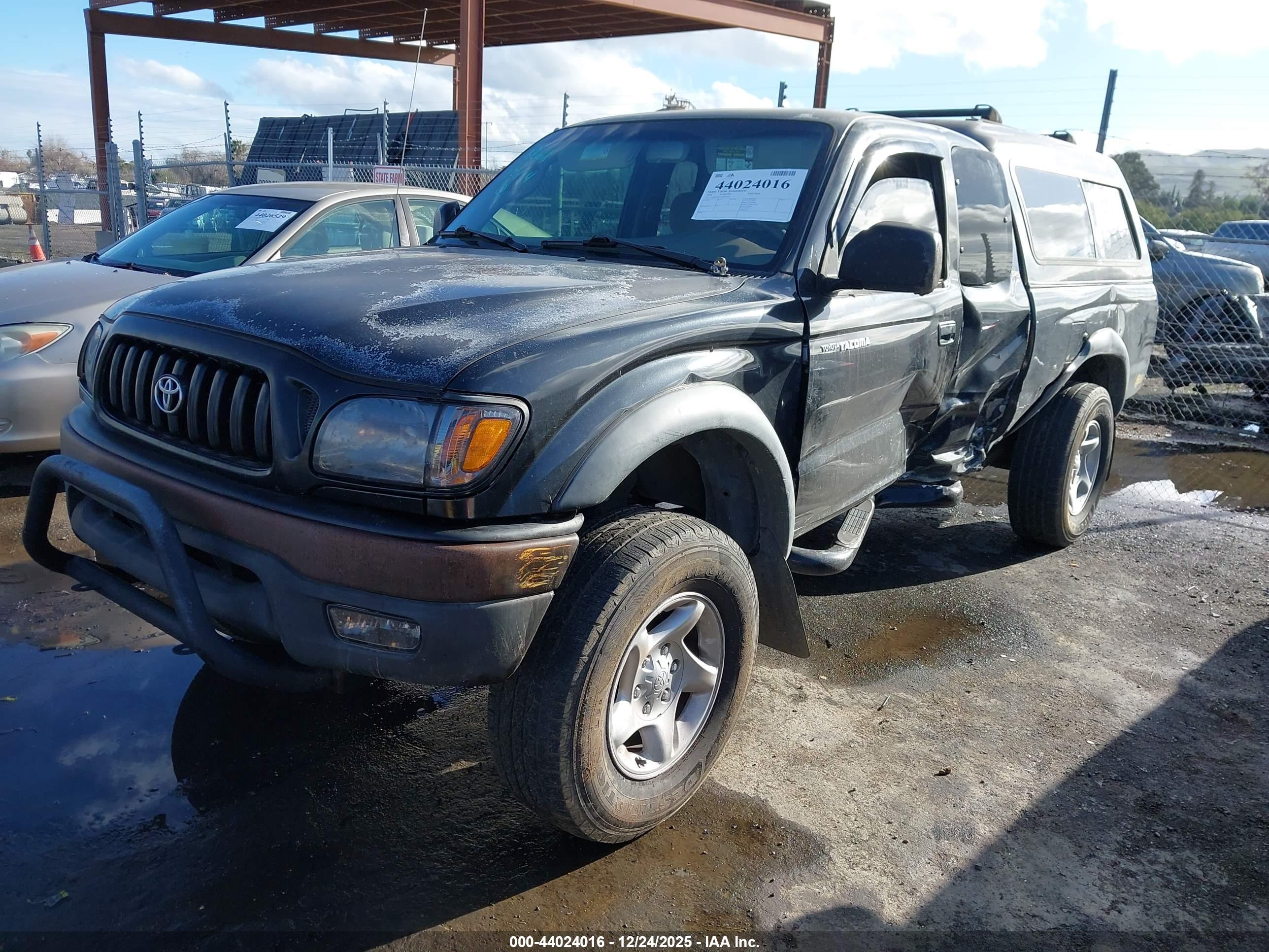TOYOTA TACOMA image 2