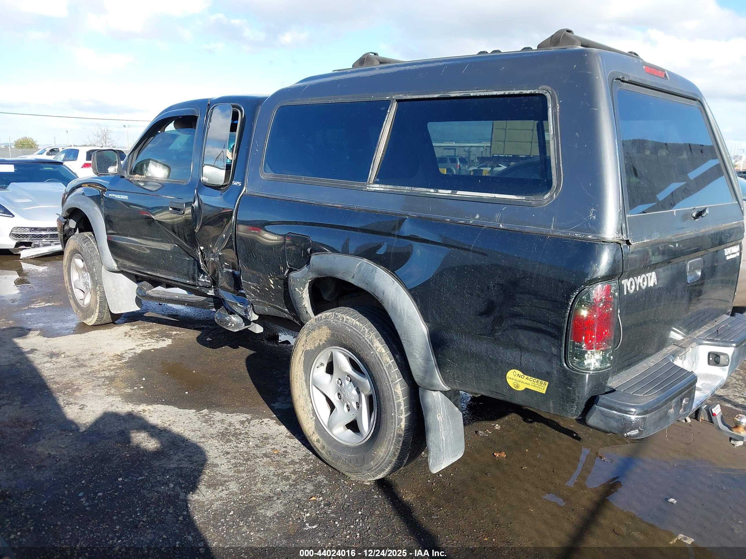 TOYOTA TACOMA image 3