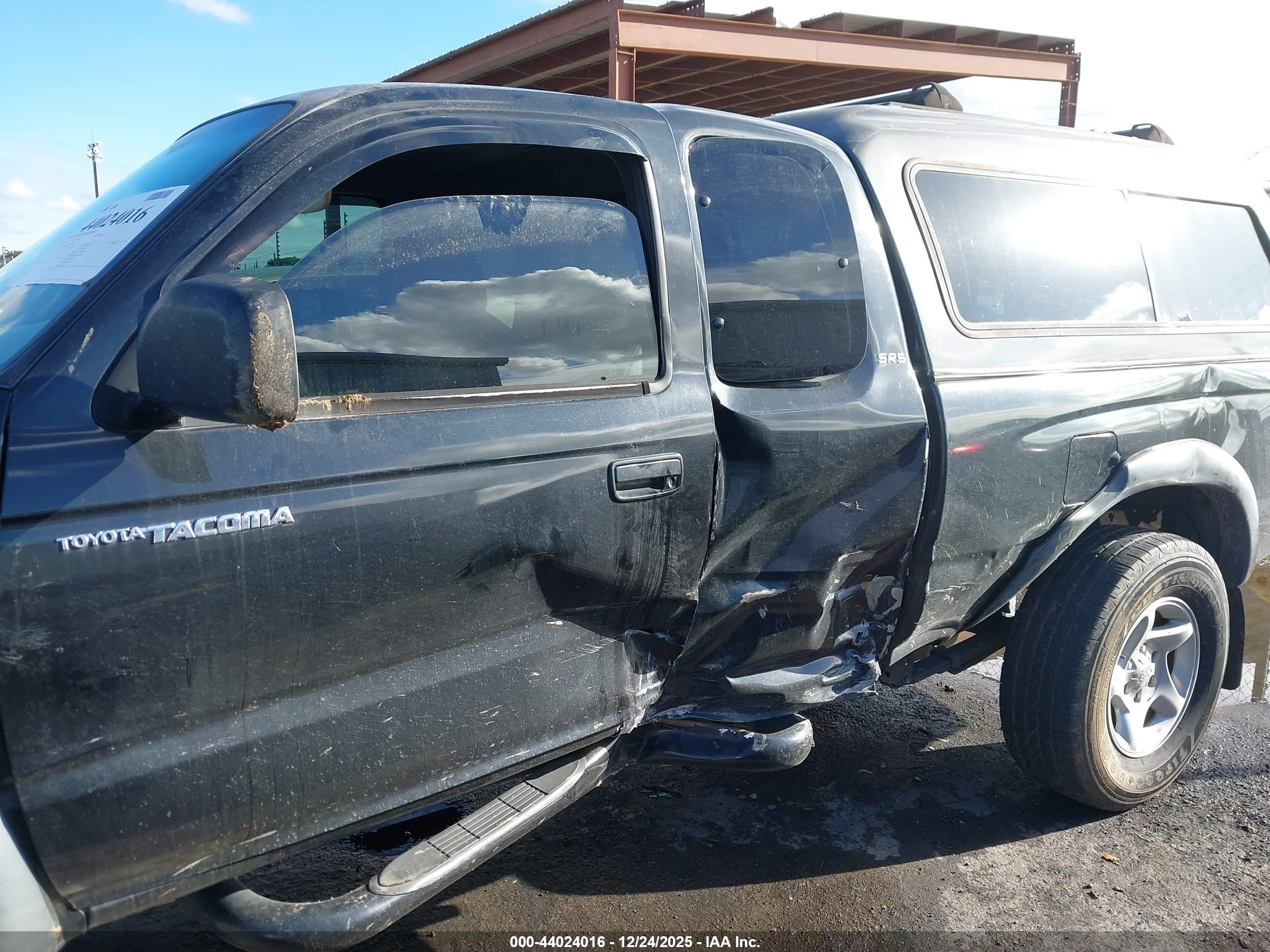 TOYOTA TACOMA image 6