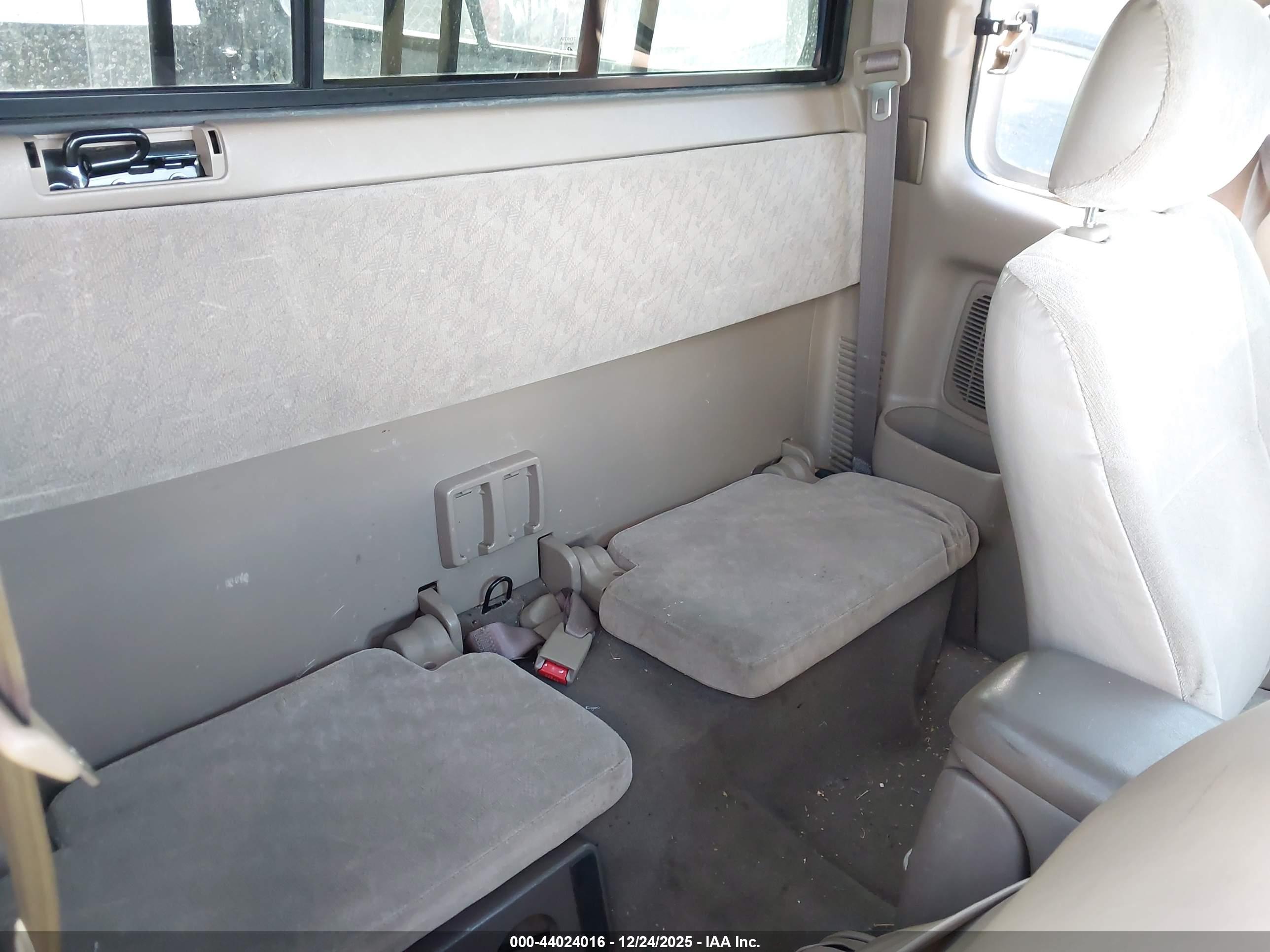 TOYOTA TACOMA image 8