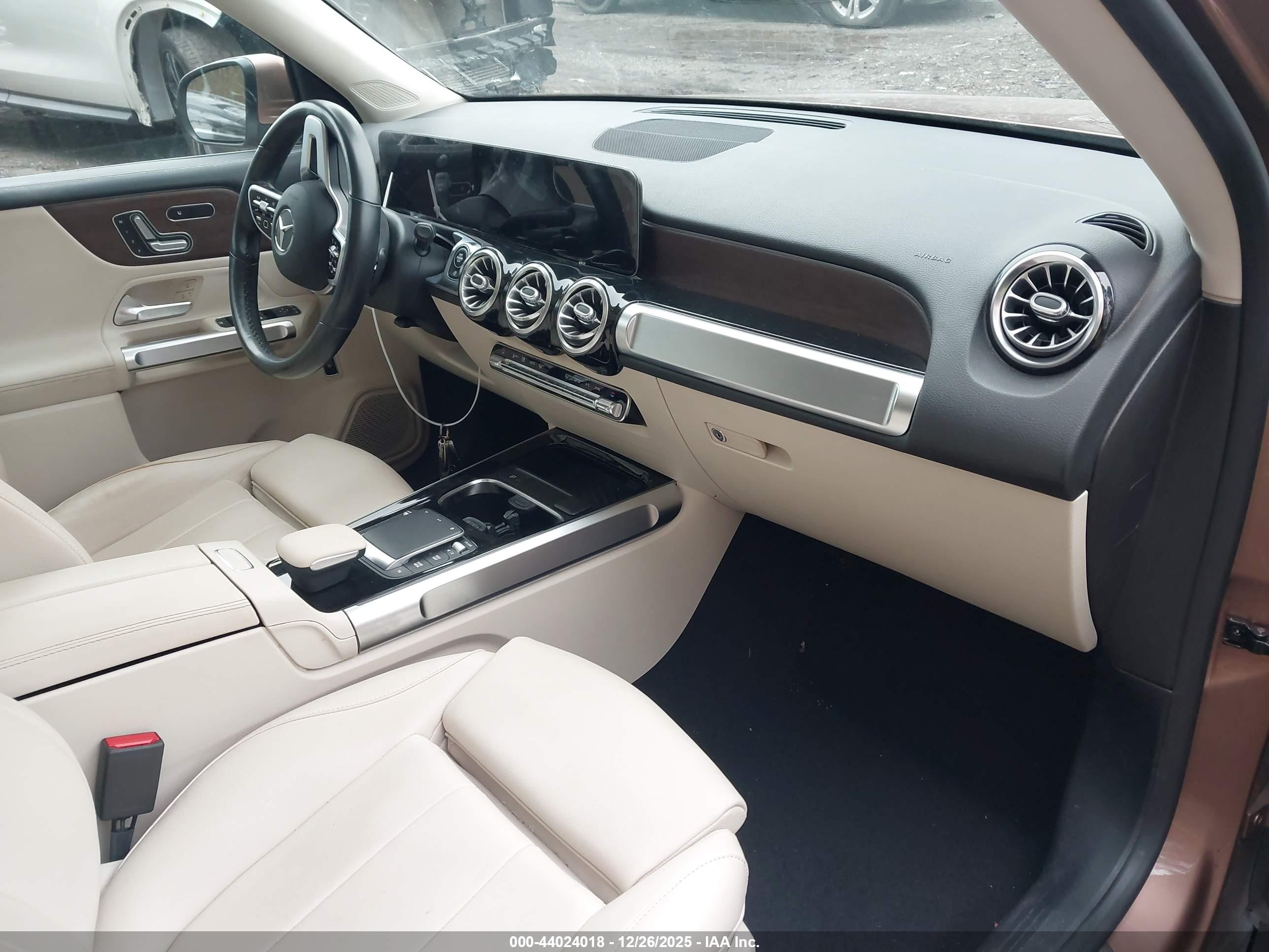 MERCEDES-BENZ GLB image 5