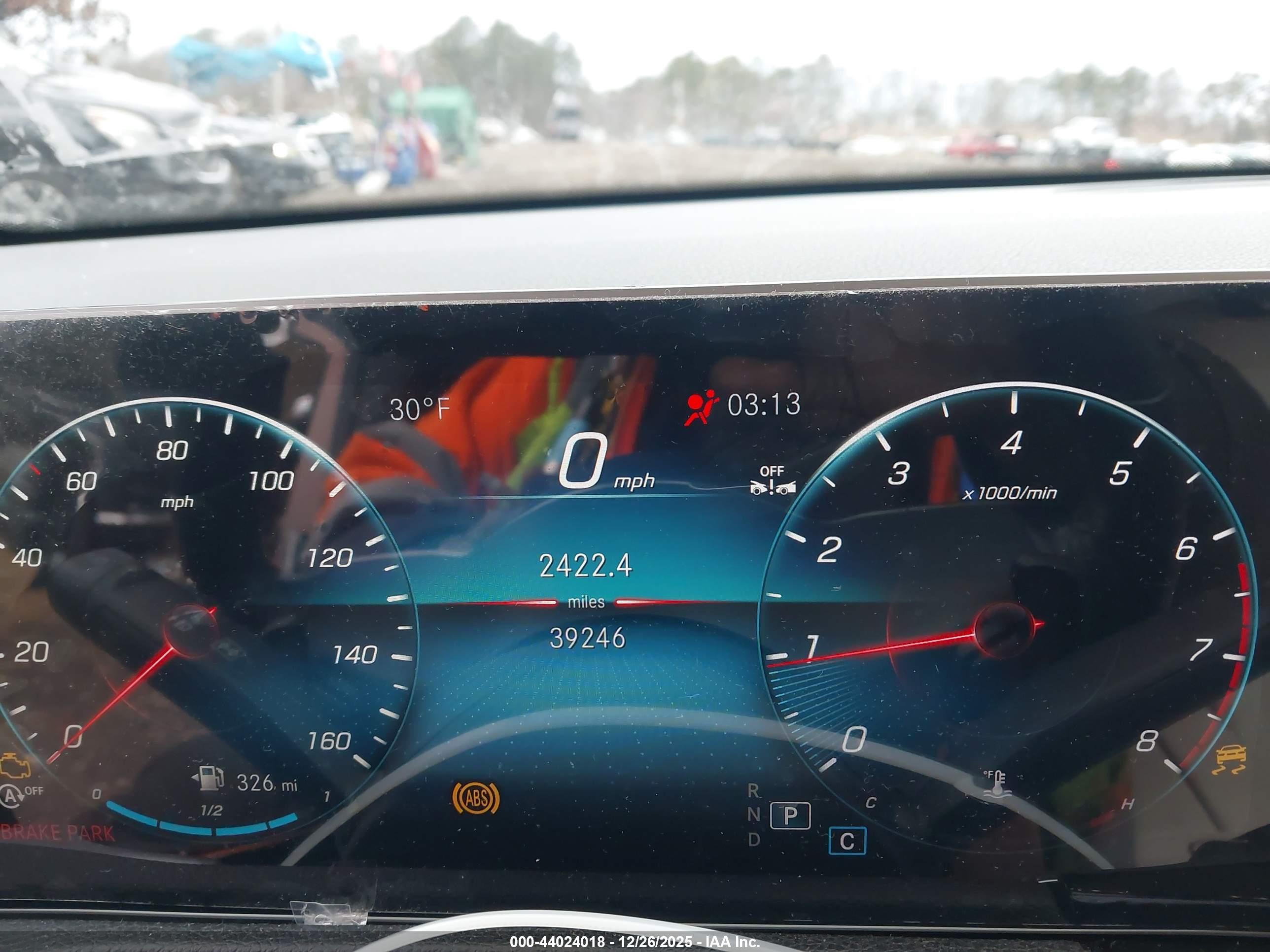 MERCEDES-BENZ GLB image 7