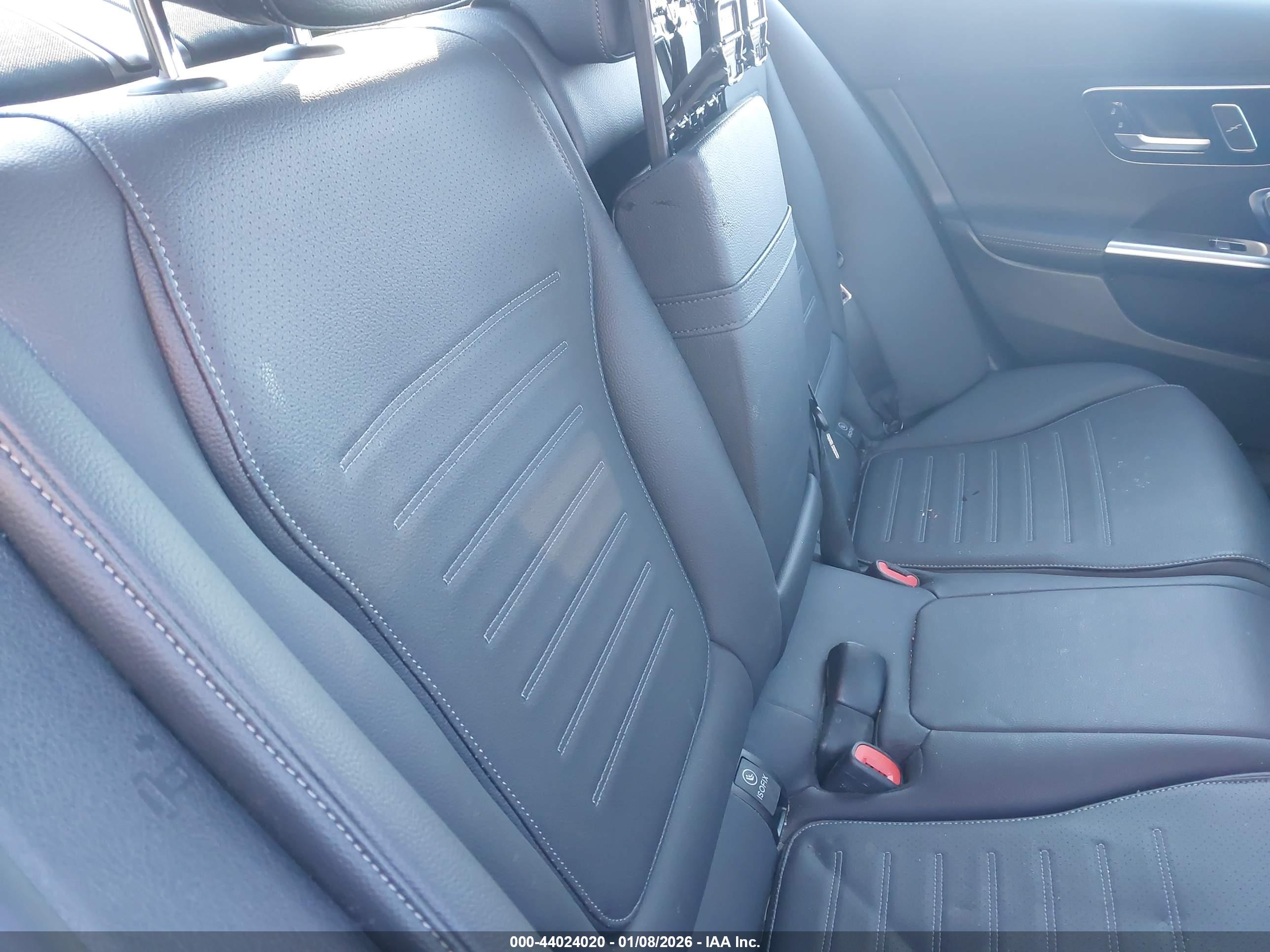 MERCEDES-BENZ C image 8