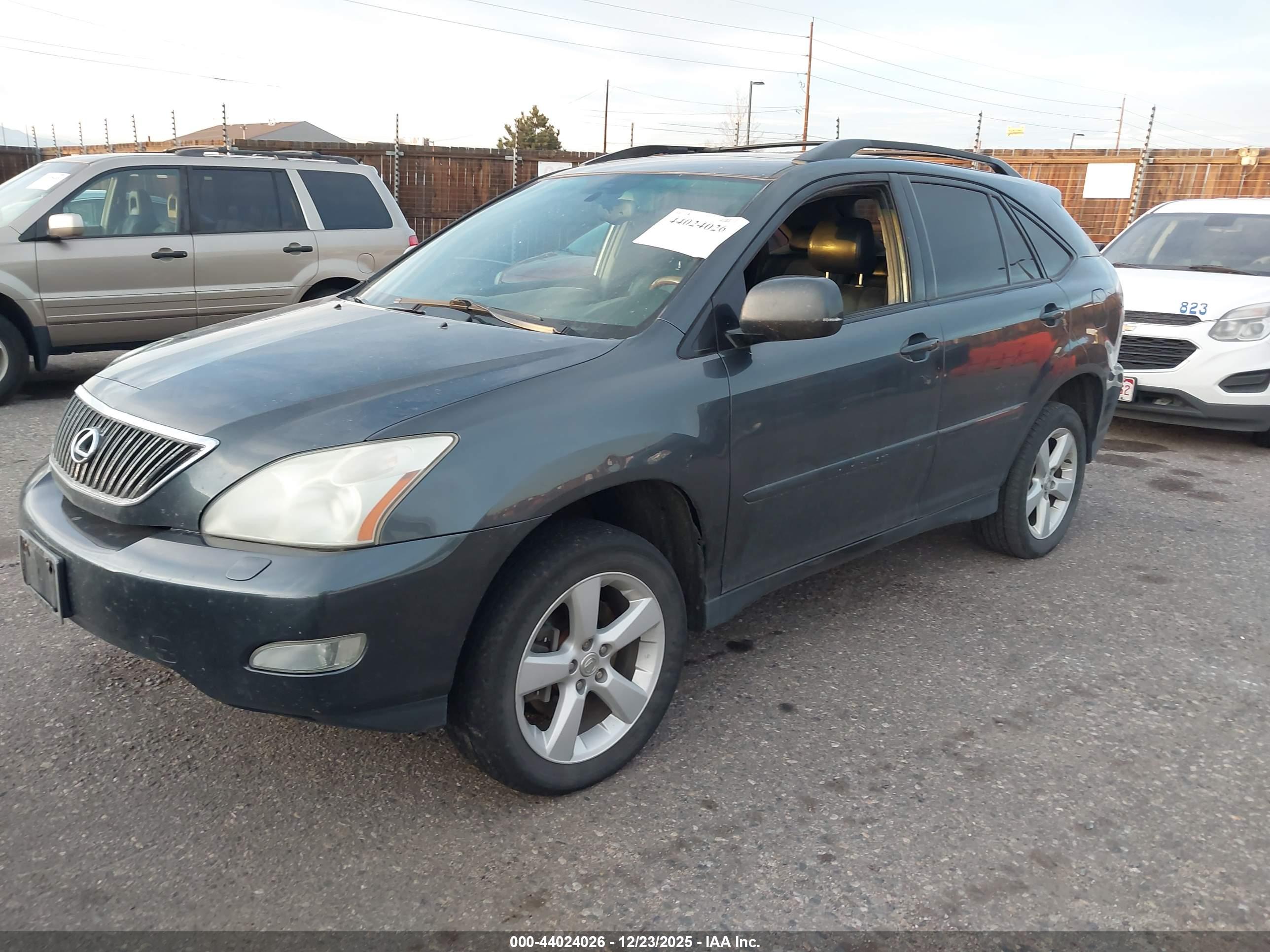 LEXUS RX image 2