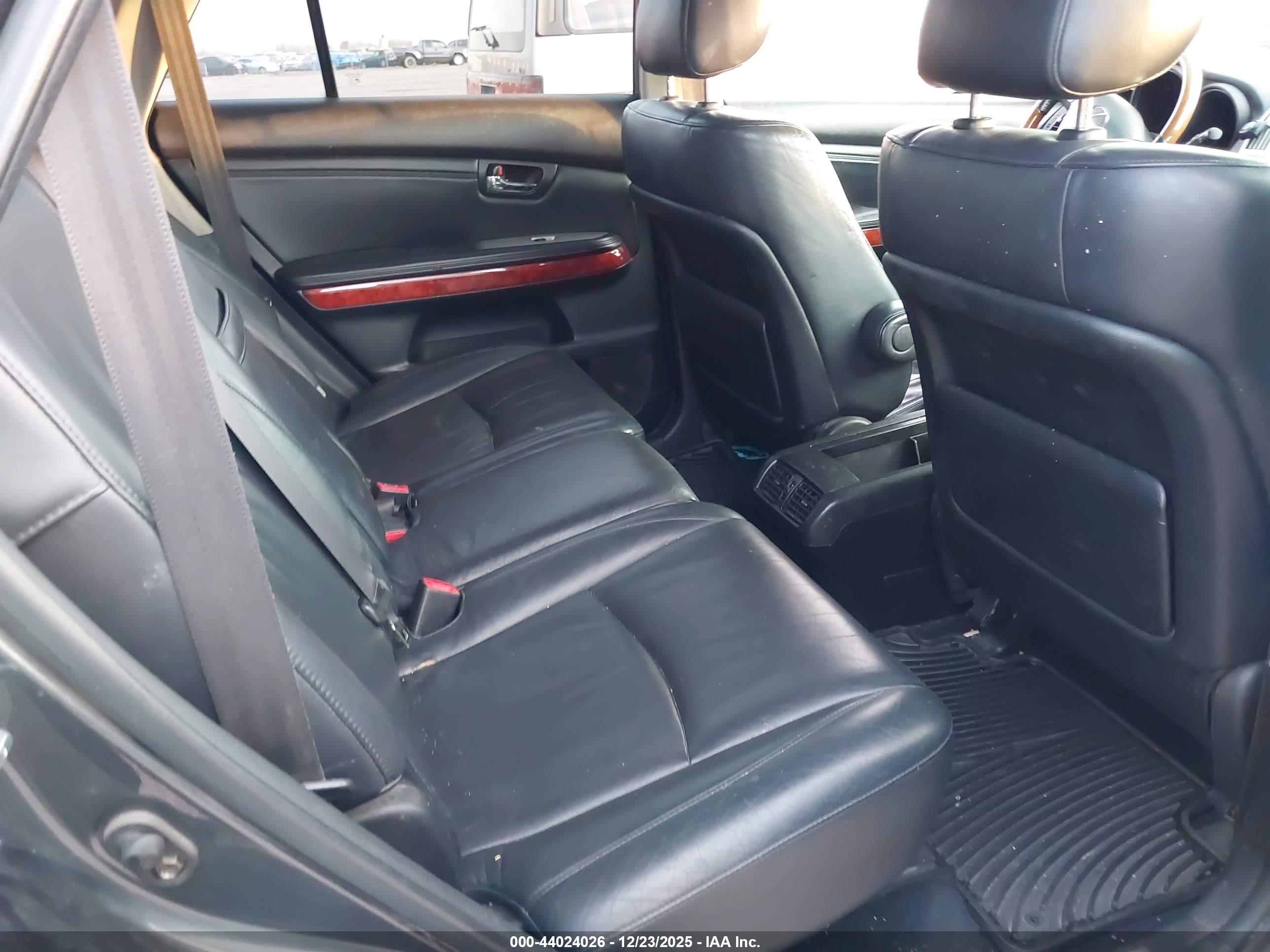 LEXUS RX image 8