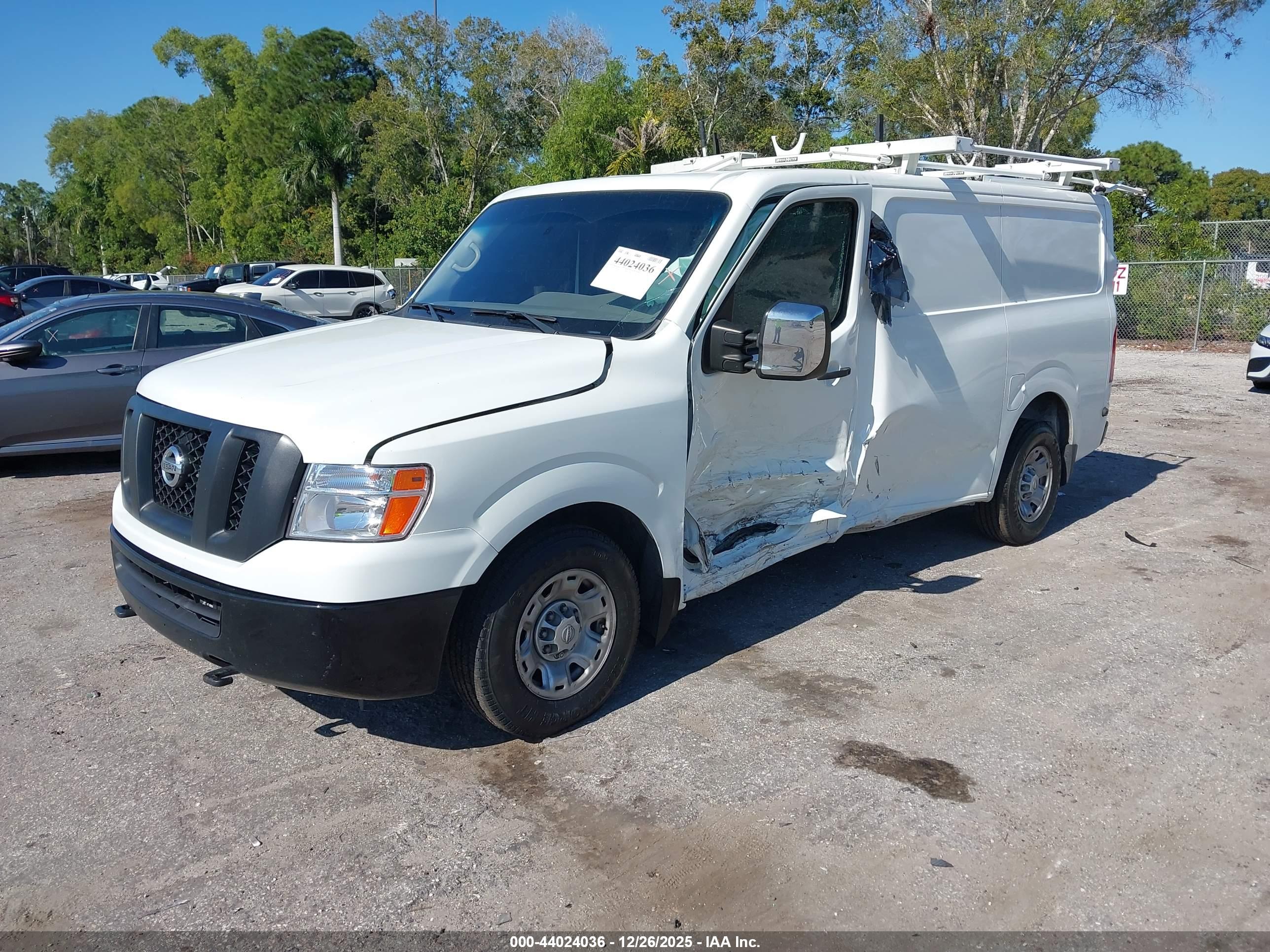NISSAN NV image 2