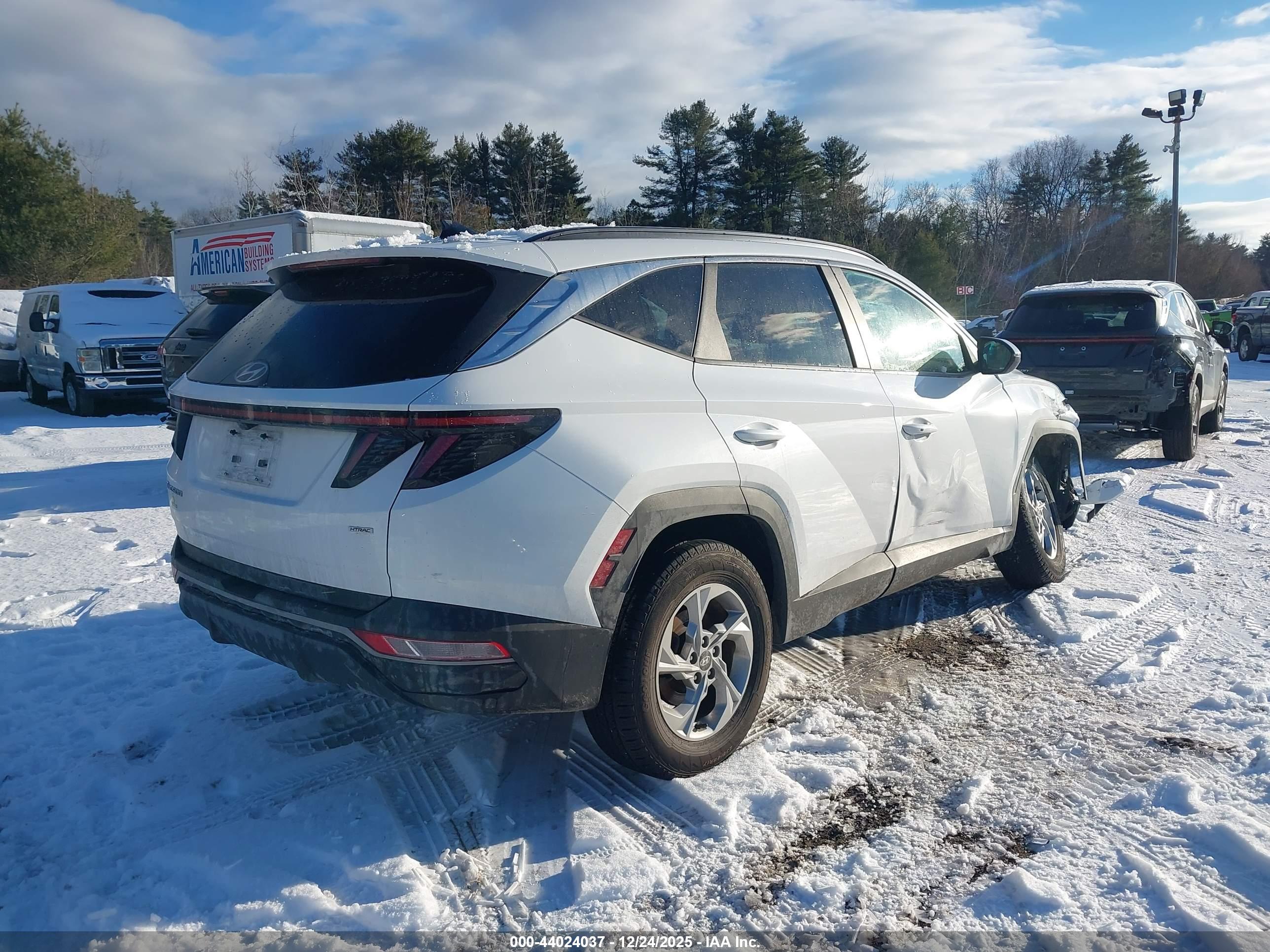 HYUNDAI TUCSON image 4