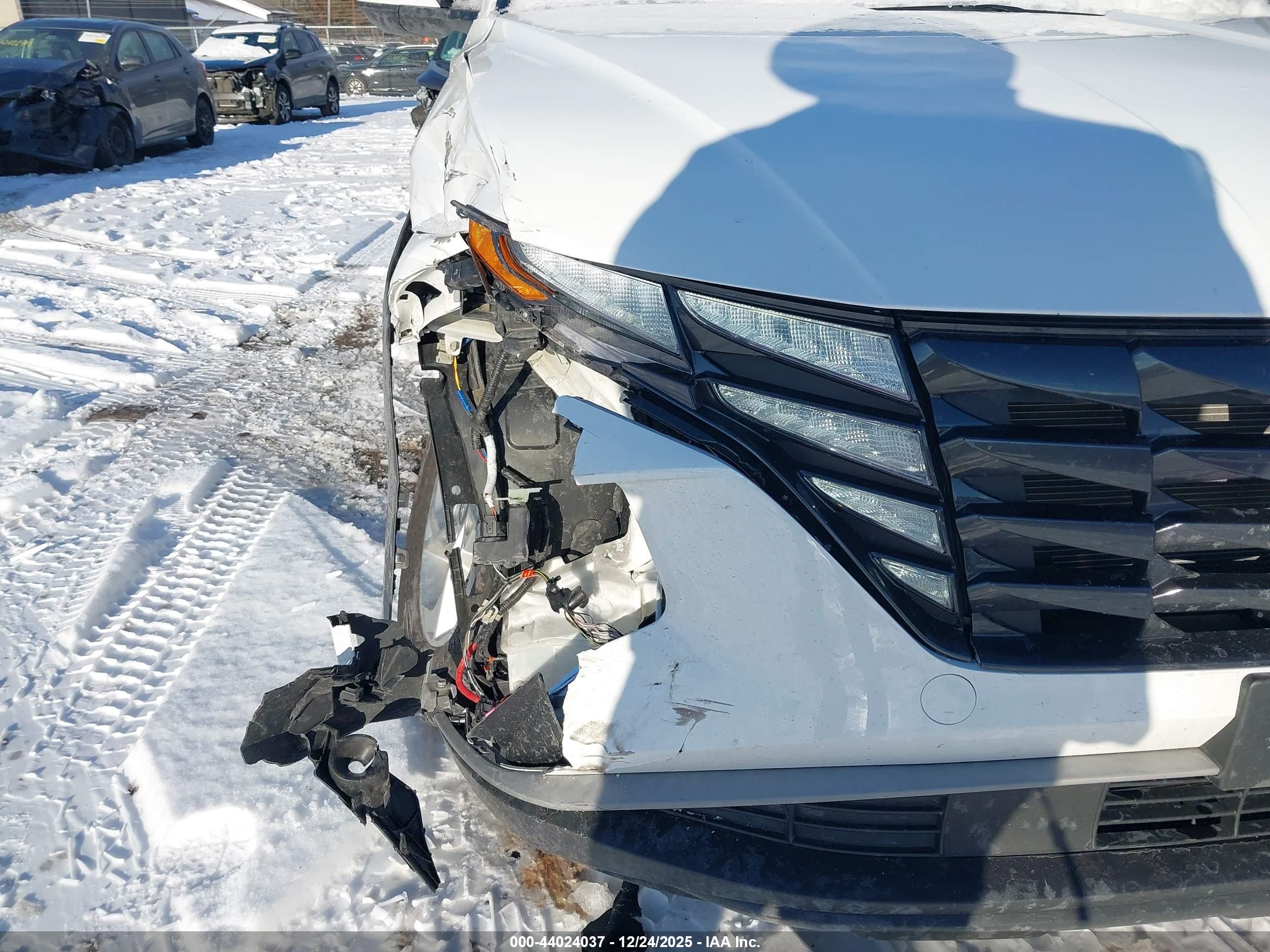 HYUNDAI TUCSON image 6