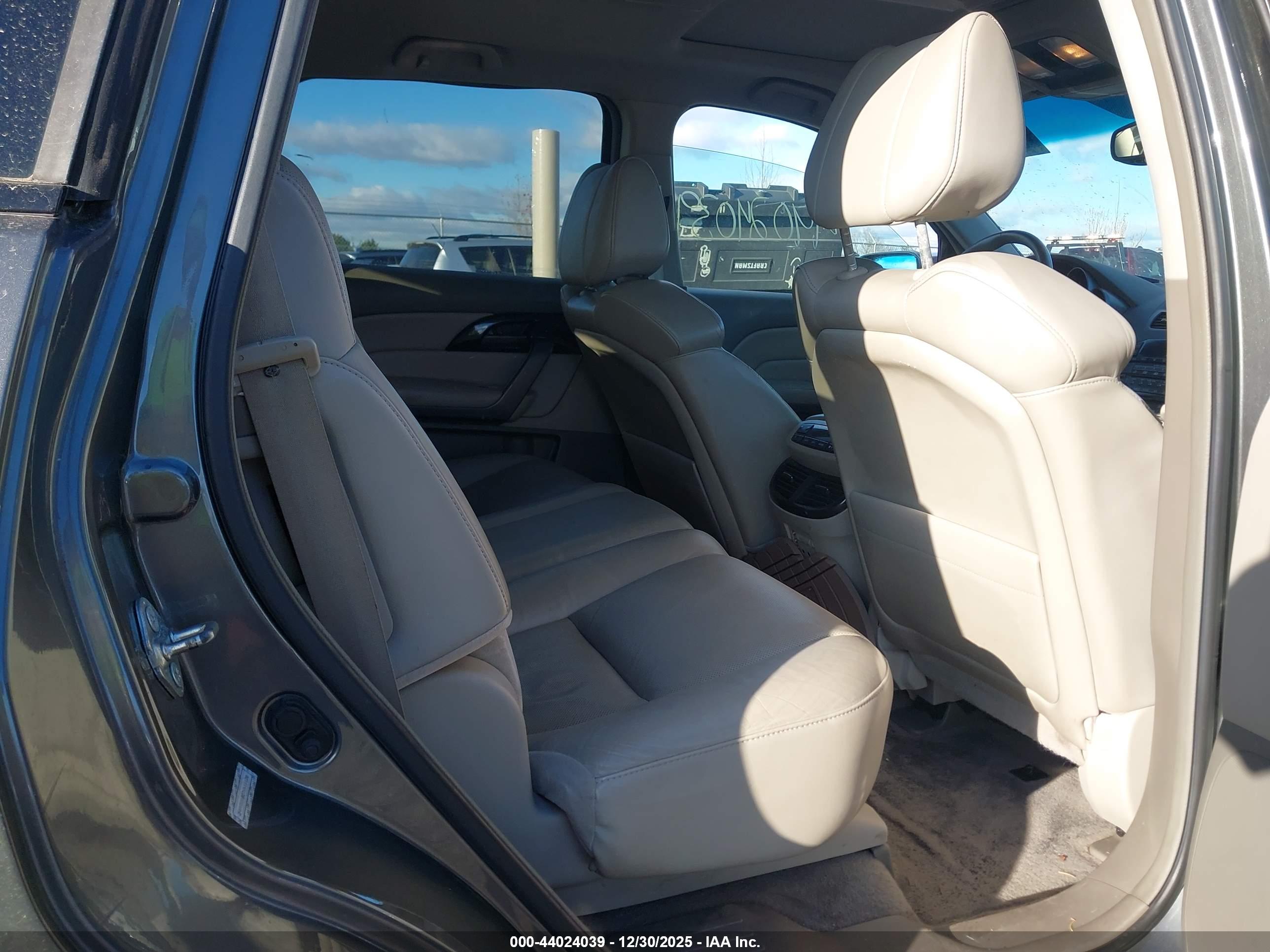 ACURA MDX image 8
