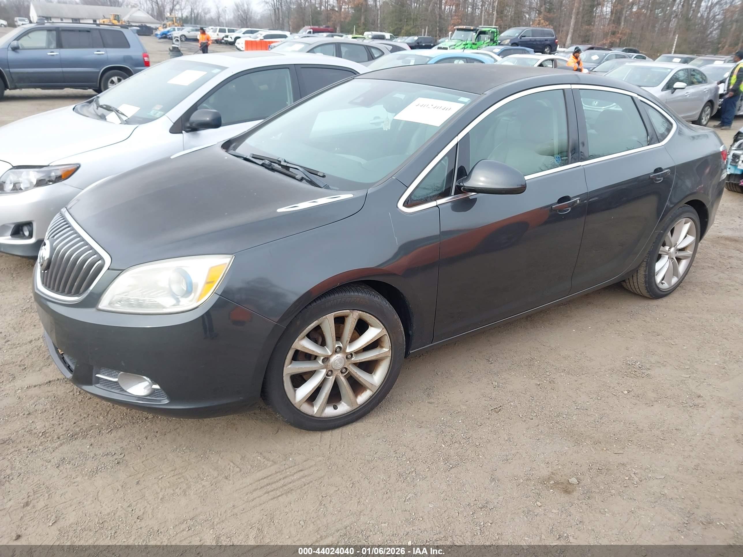 BUICK VERANO image 2