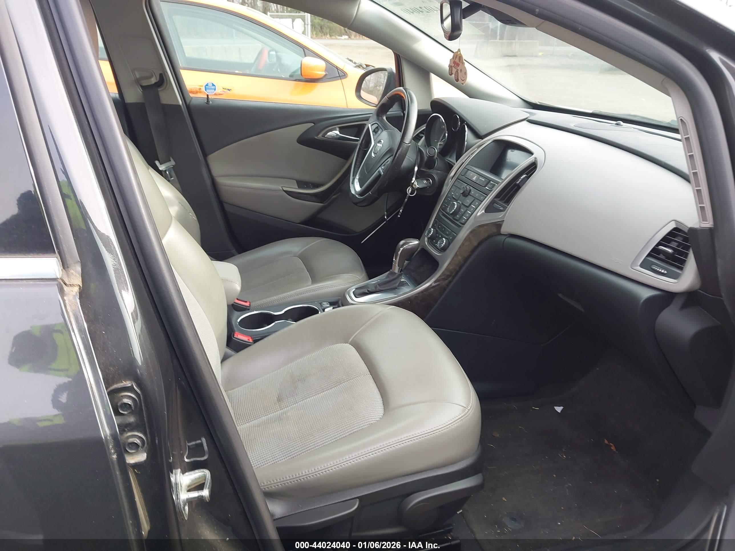 BUICK VERANO image 5