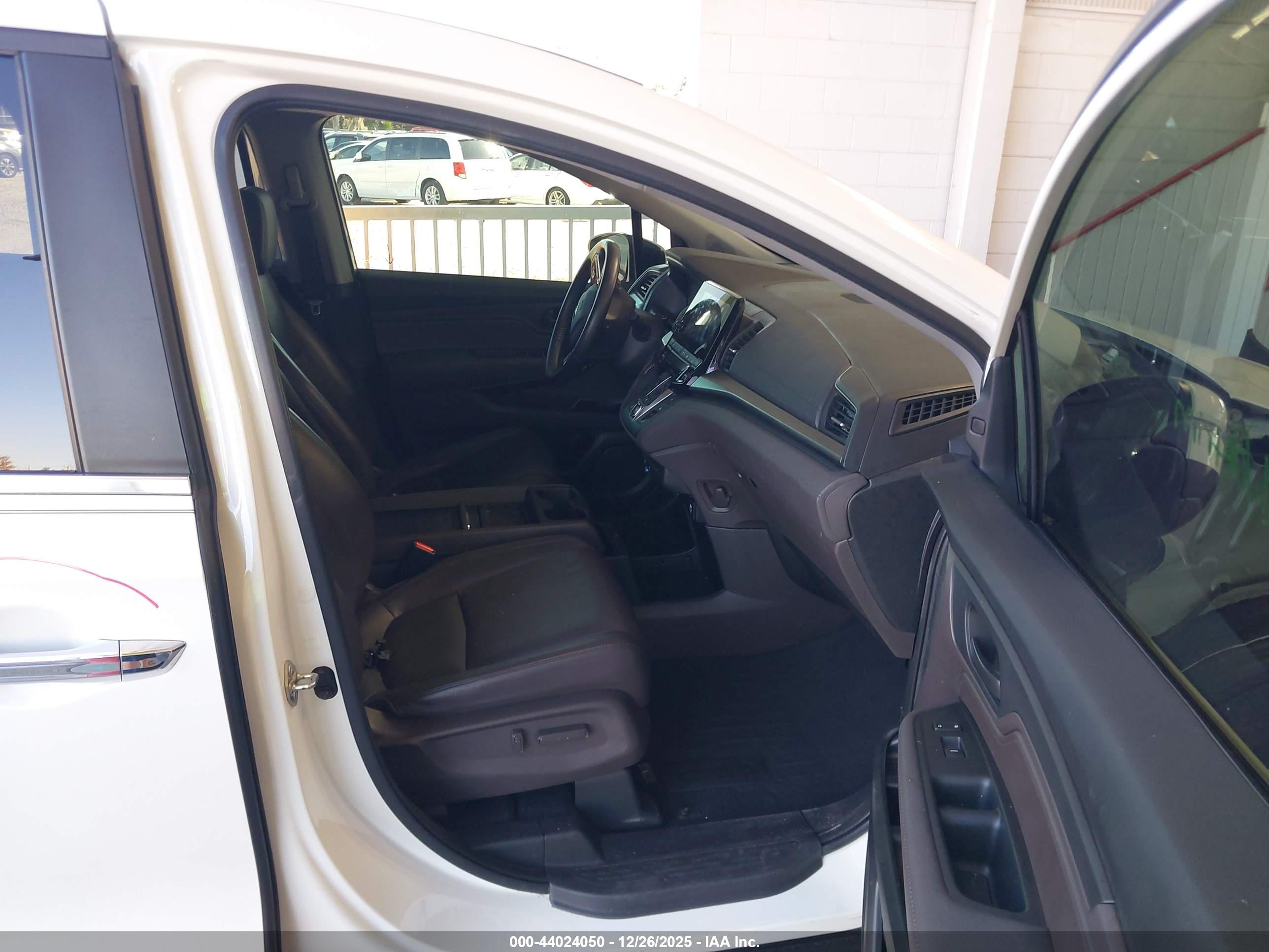 HONDA ODYSSEY image 5