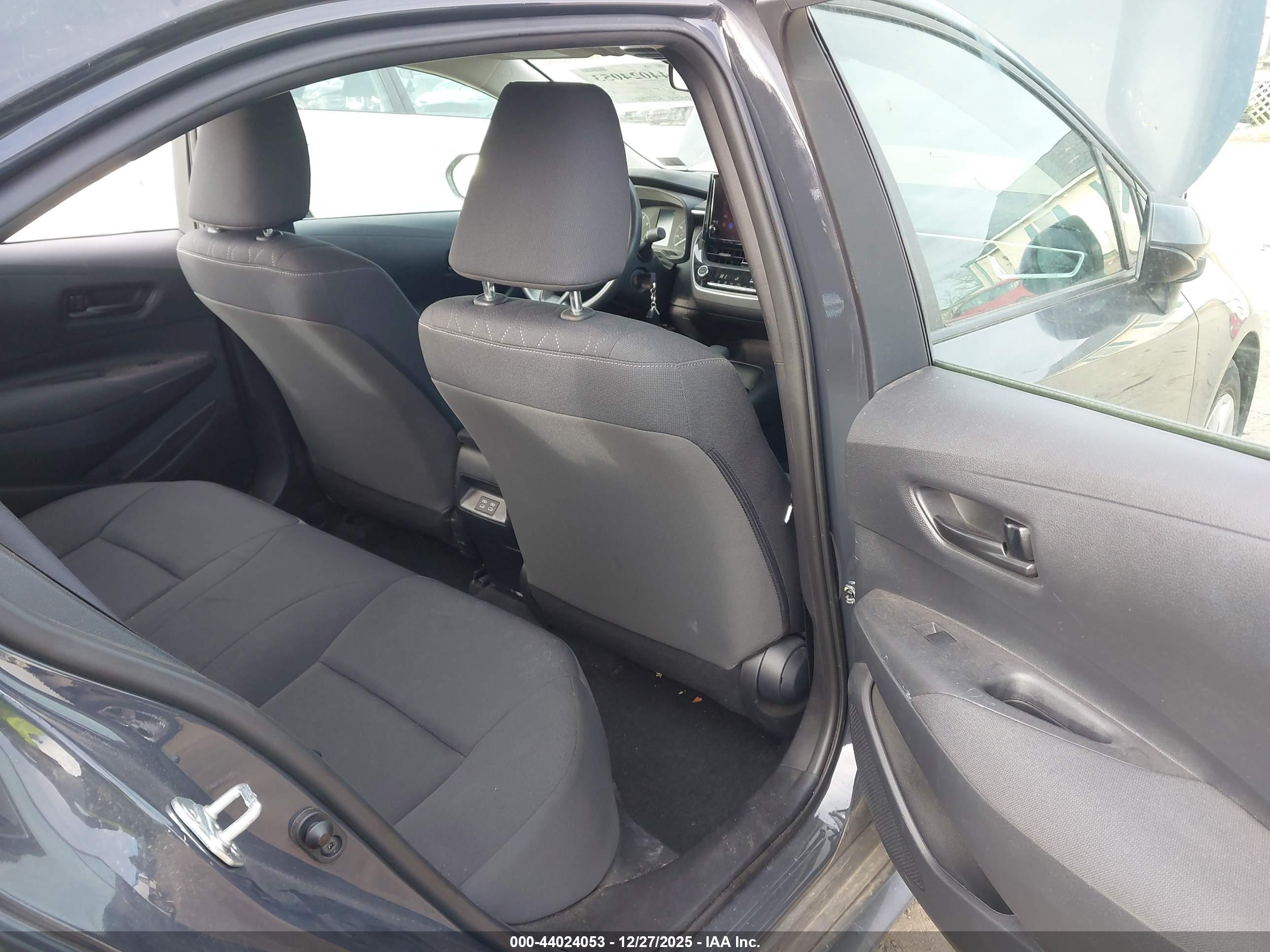 TOYOTA COROLLA image 8