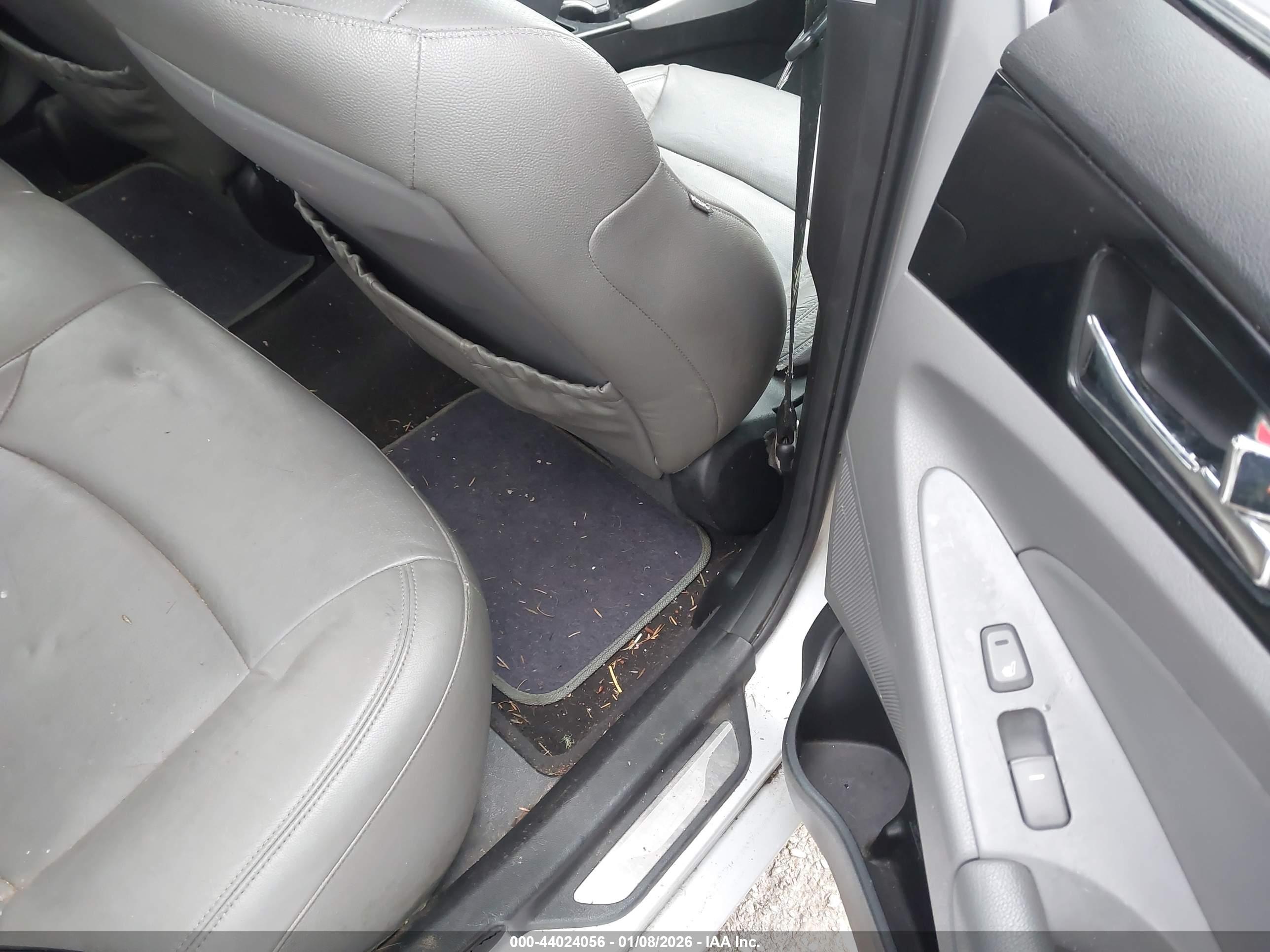 HYUNDAI SONATA image 8