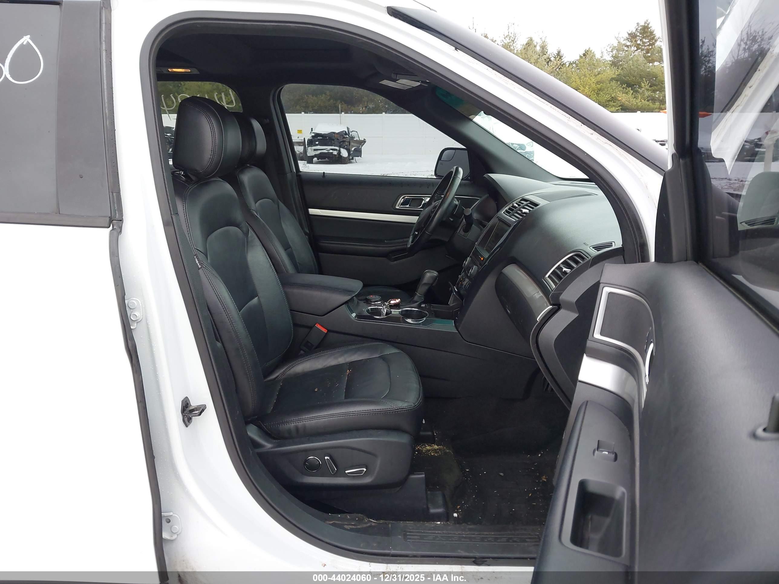 FORD EXPLORER image 5