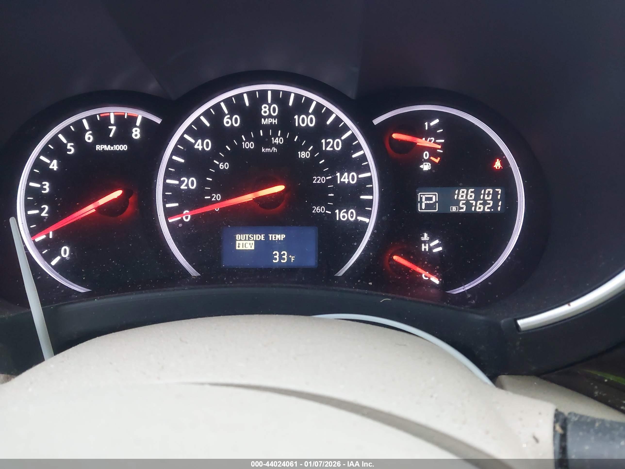 NISSAN QUEST image 7
