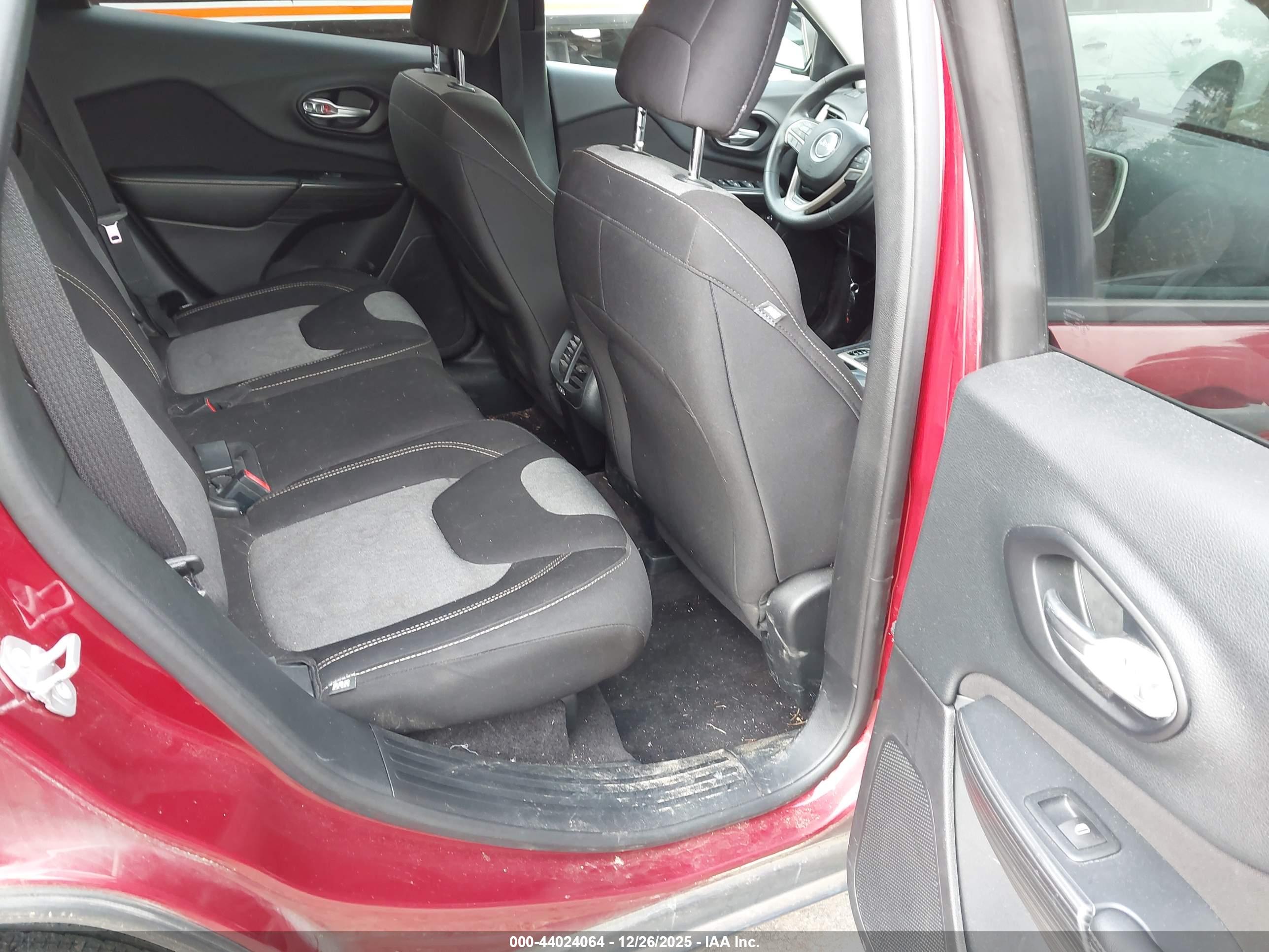 JEEP CHEROKEE image 8