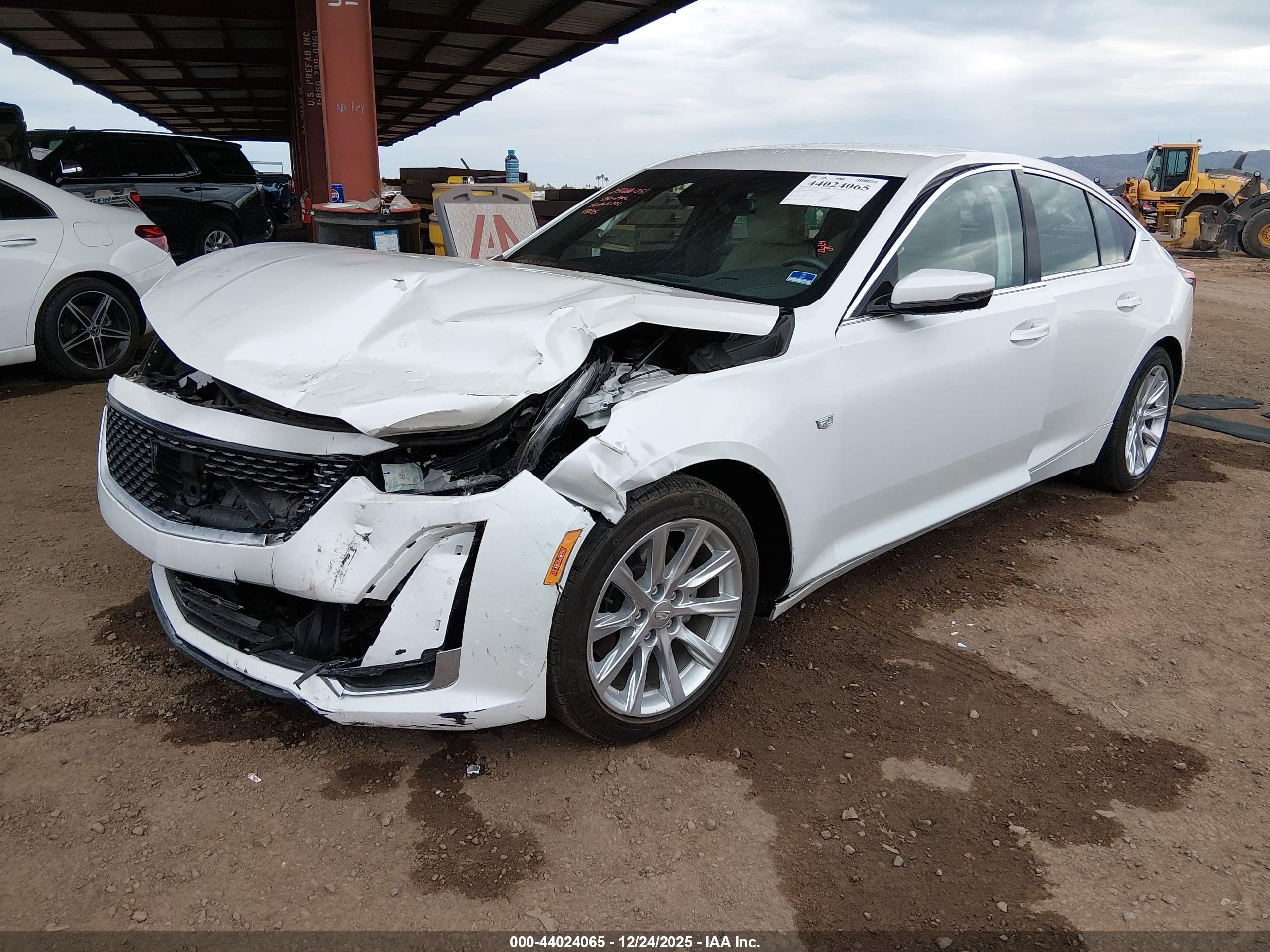 CADILLAC CT5 image 2