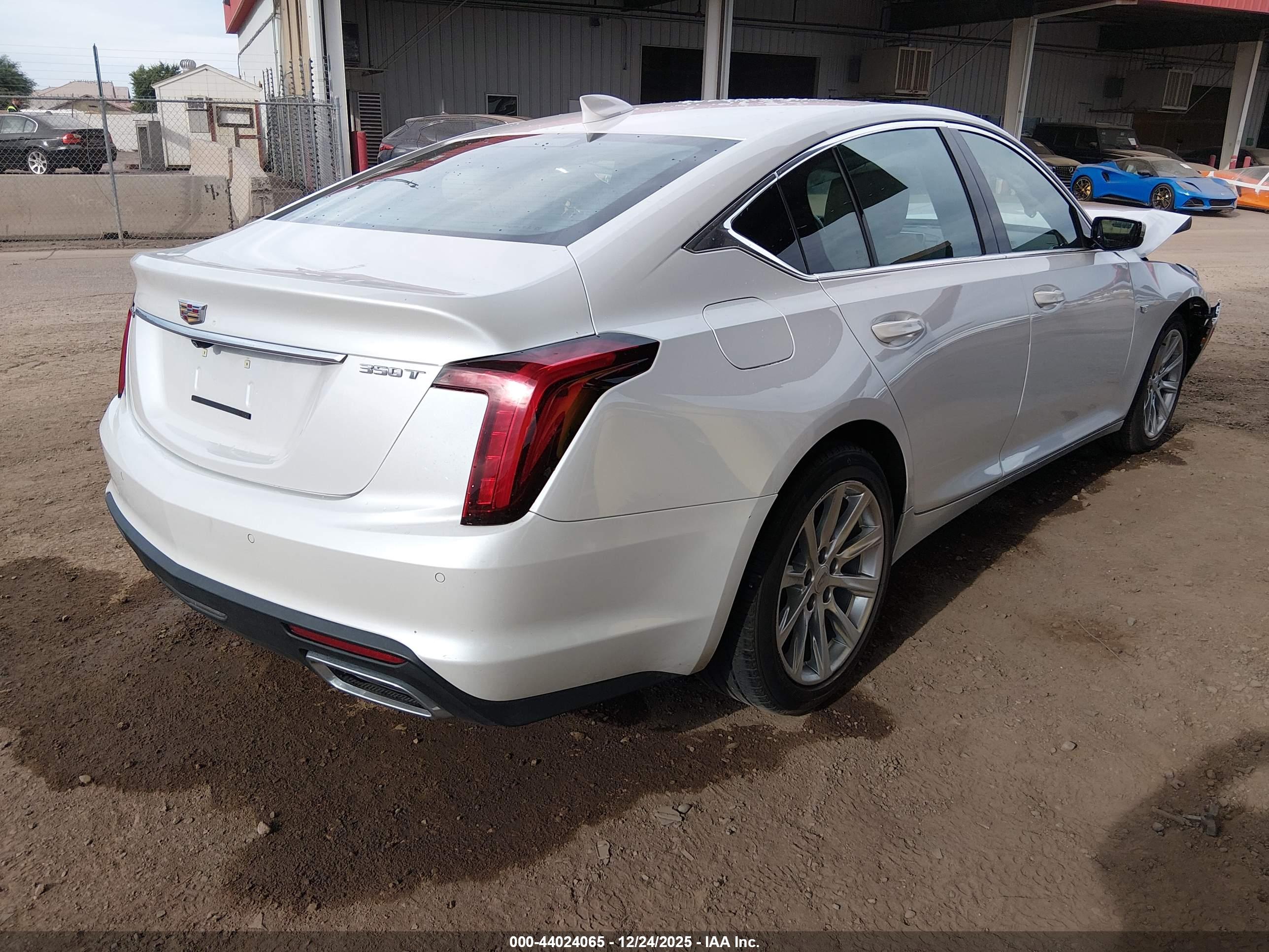 CADILLAC CT5 image 4