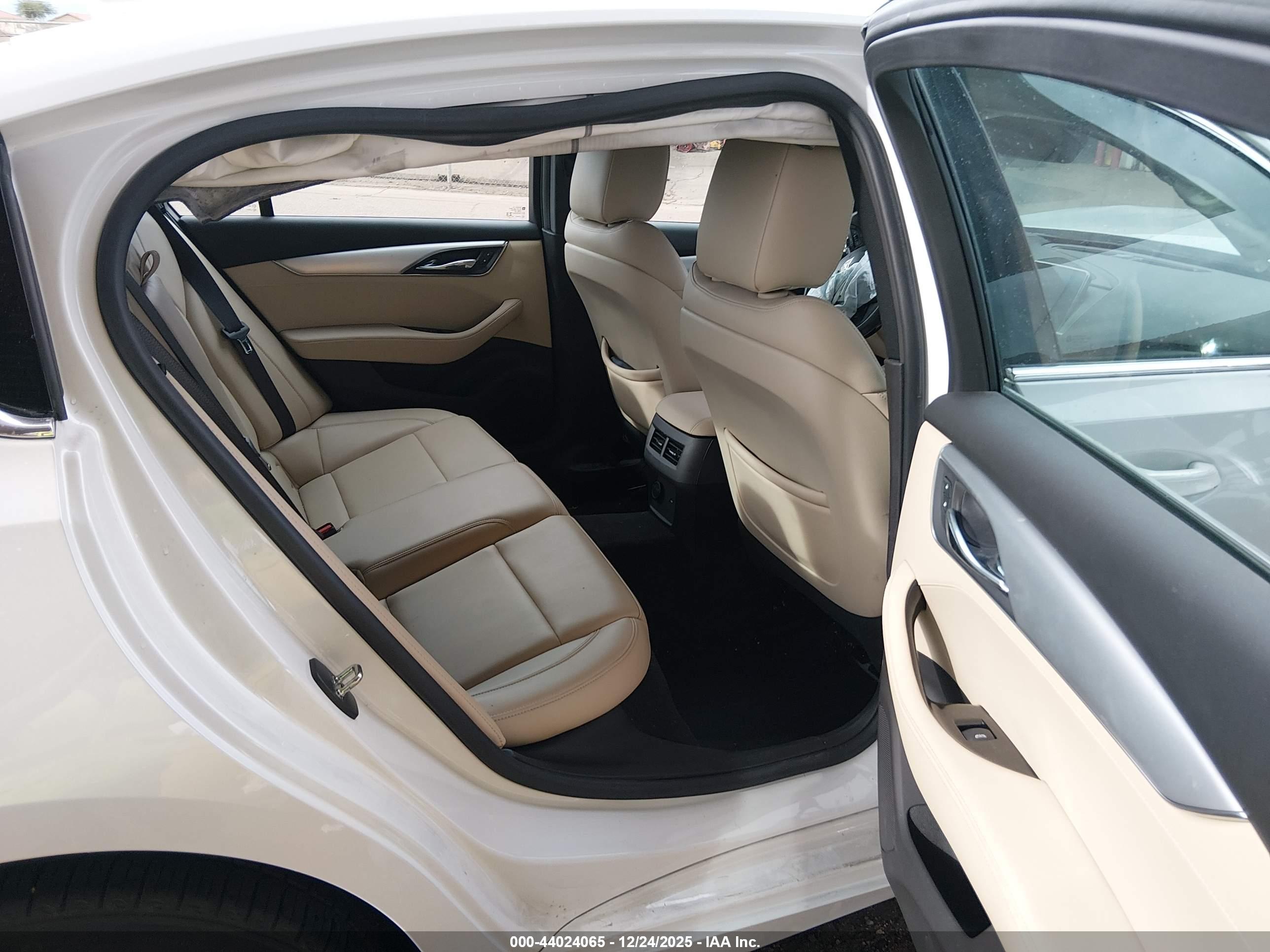 CADILLAC CT5 image 8