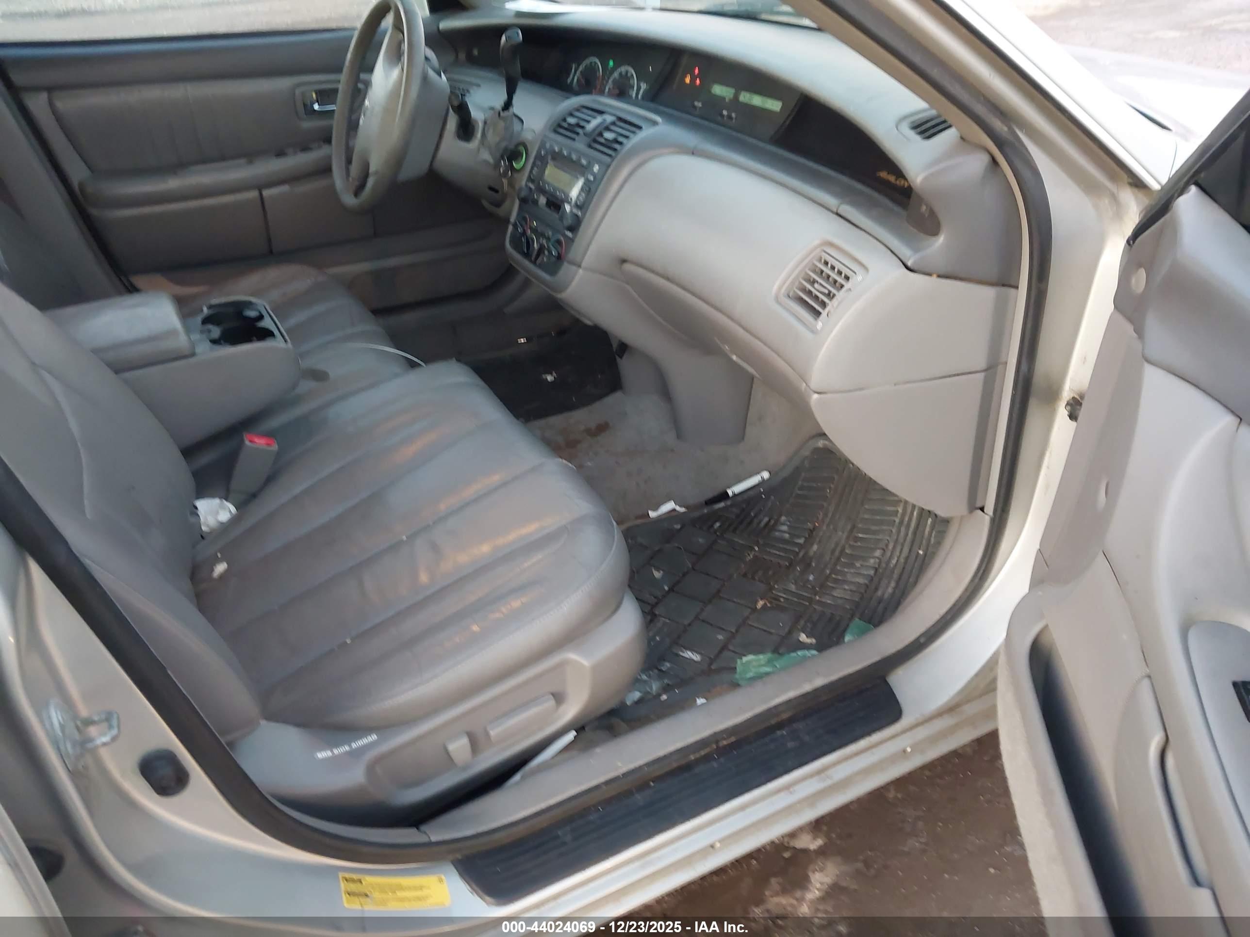 TOYOTA AVALON image 5