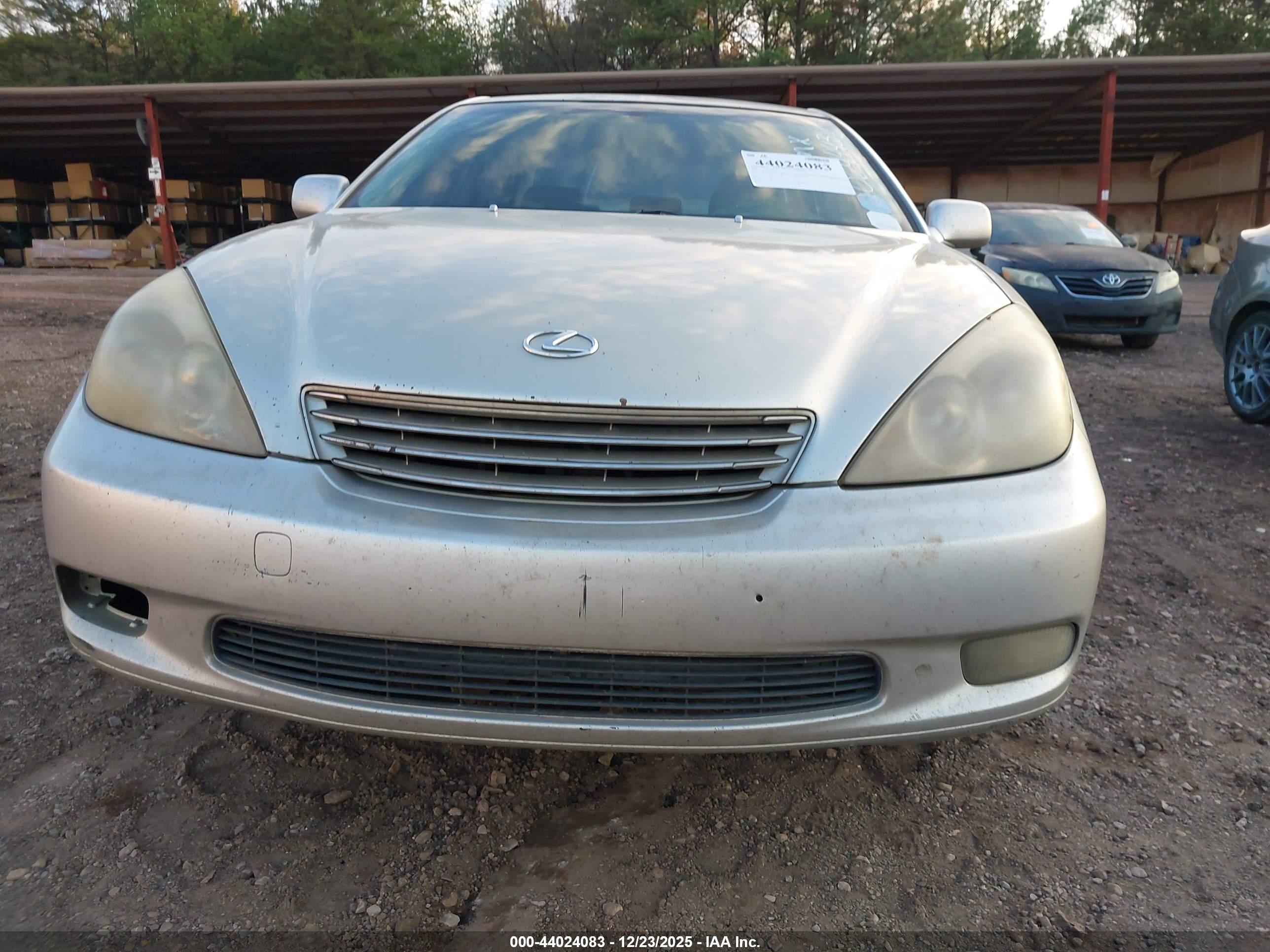 LEXUS ES image 6
