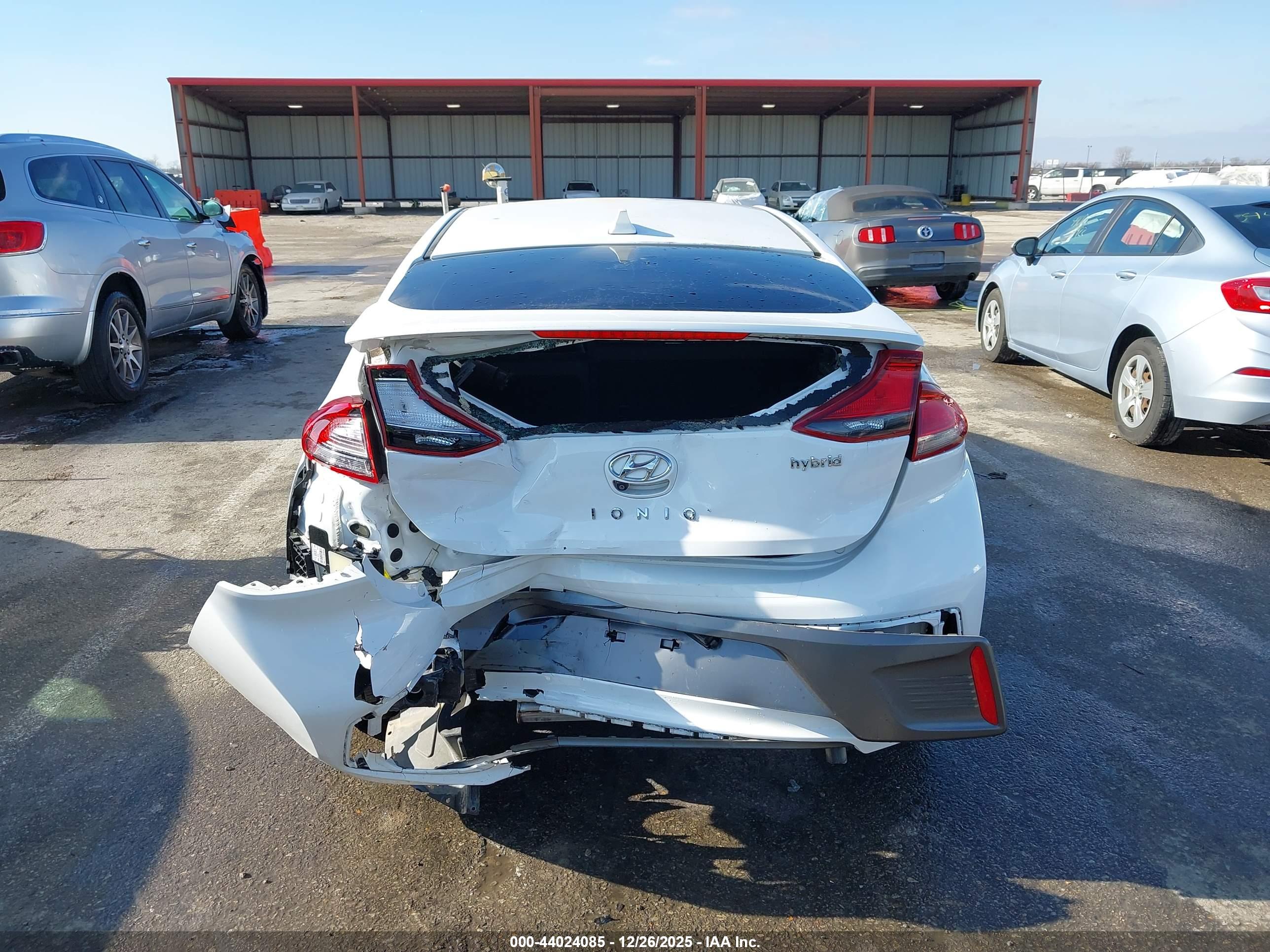 HYUNDAI IONIQ image 6