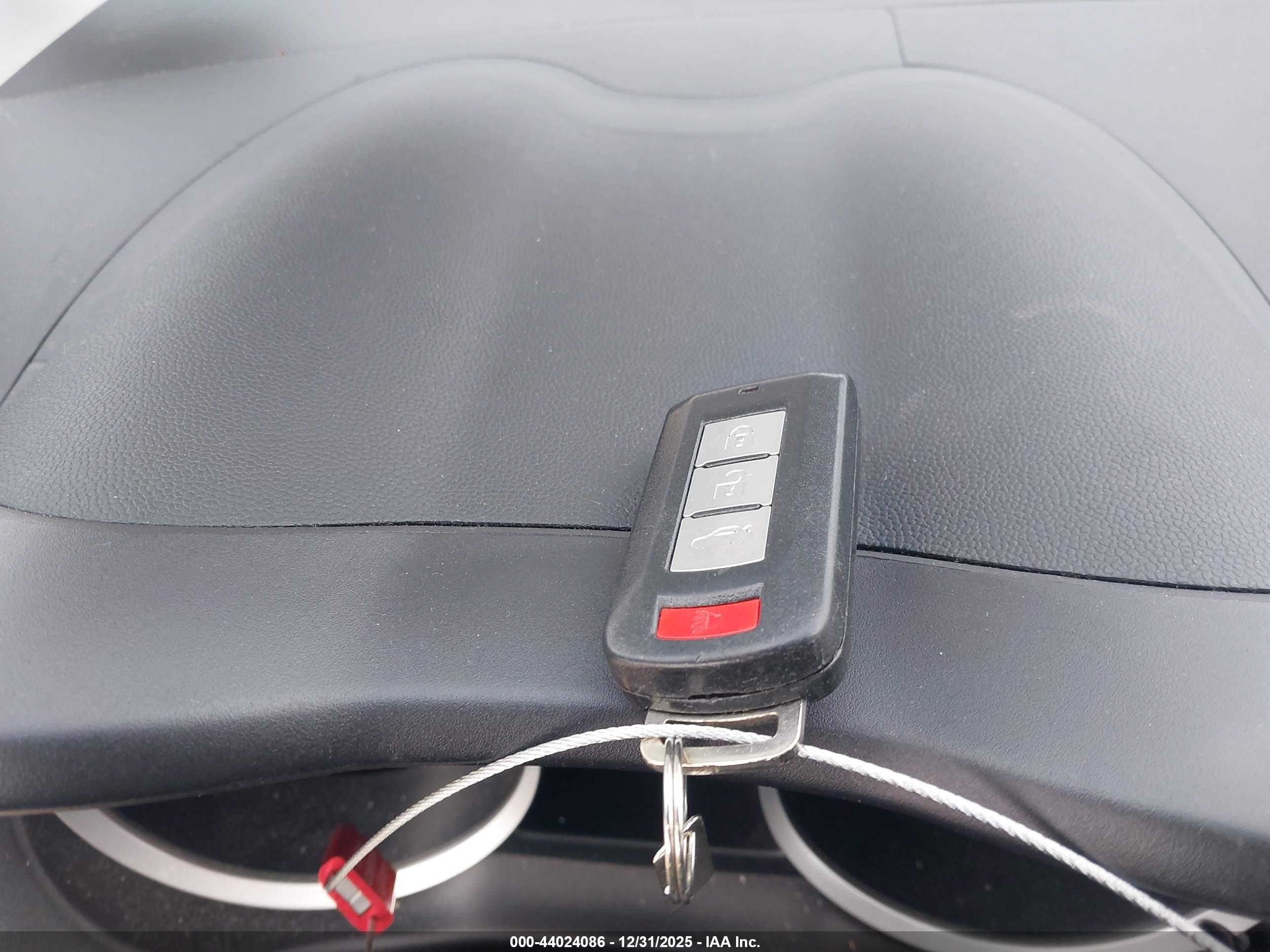 MITSUBISHI LANCER image 11