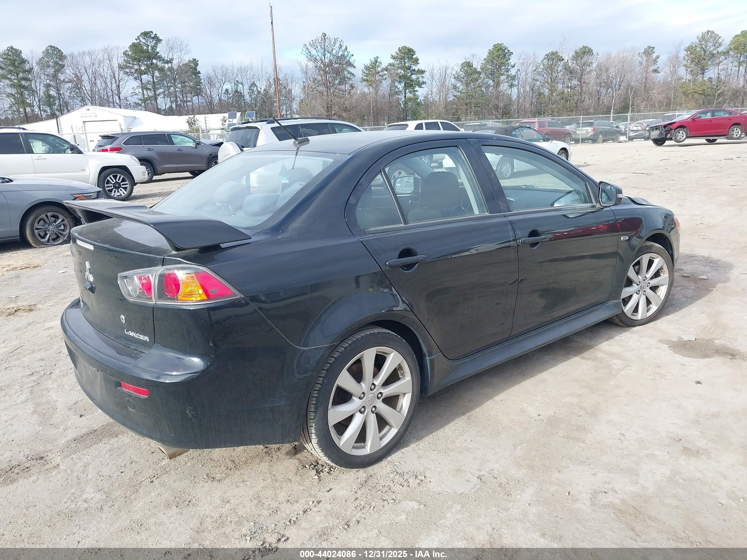 MITSUBISHI LANCER image 4