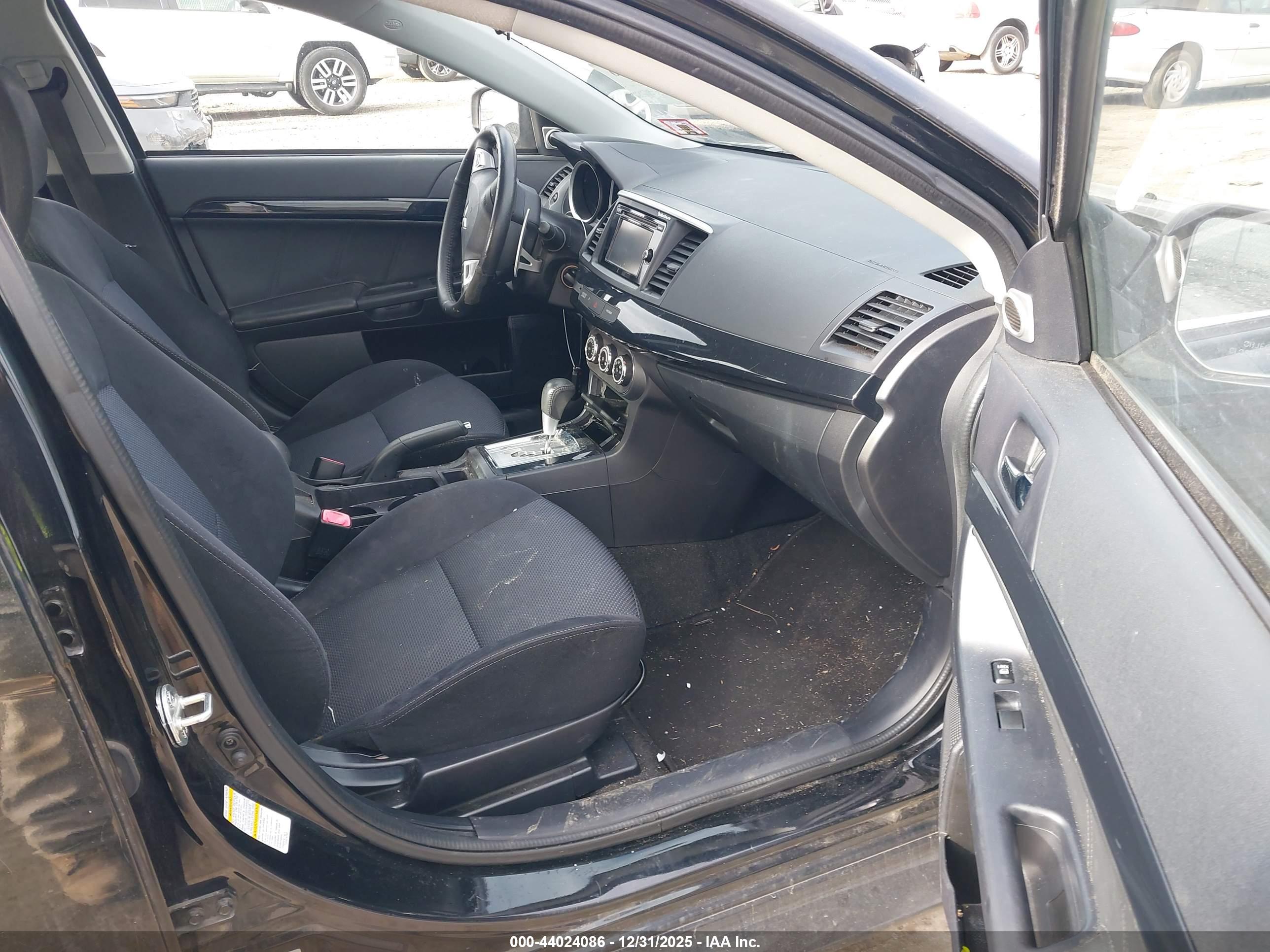 MITSUBISHI LANCER image 5