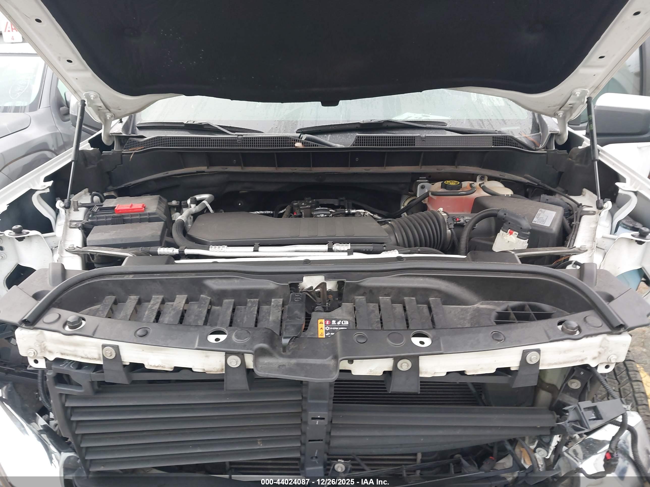 CHEVROLET SILVERADO image 10
