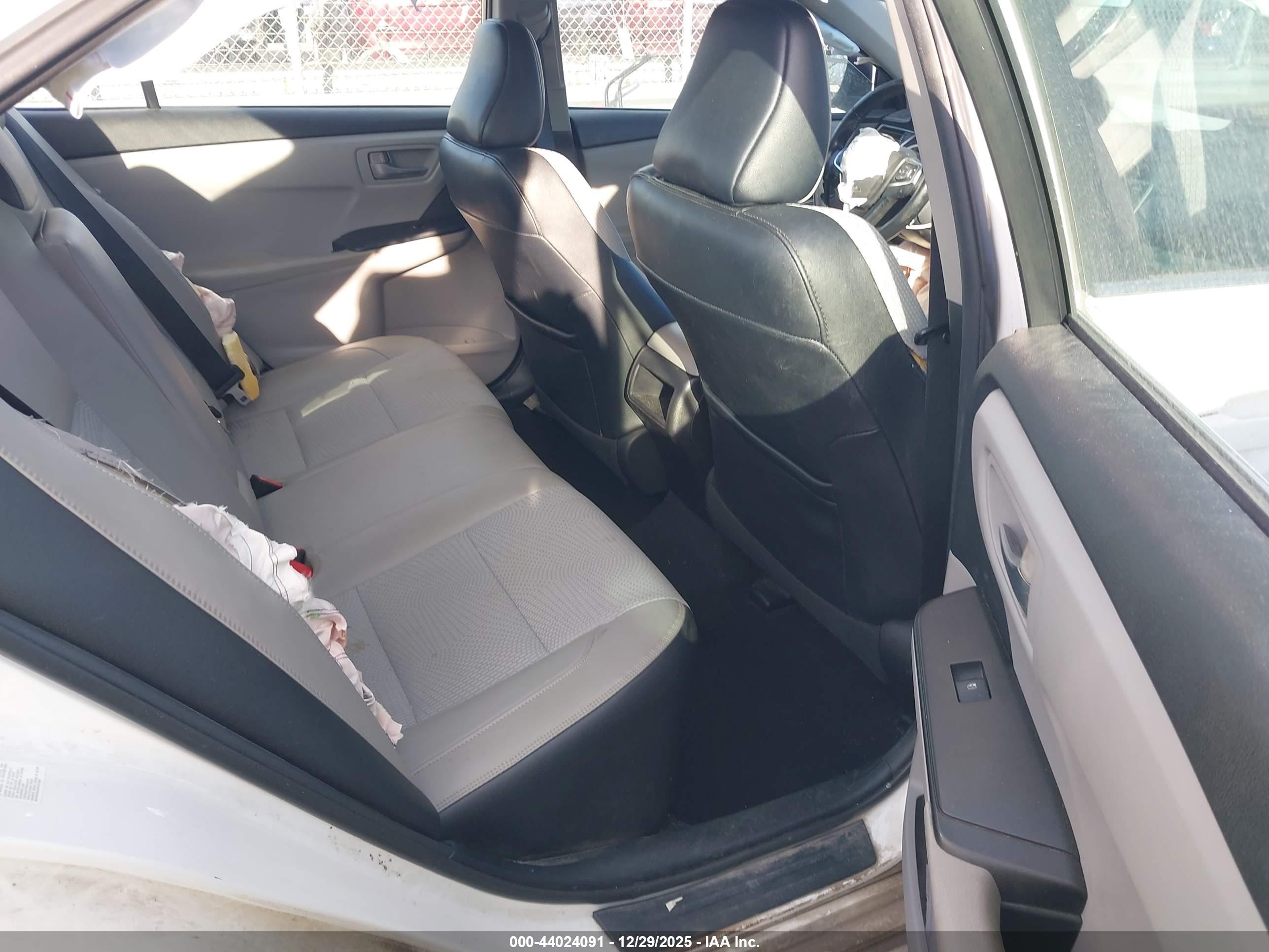 TOYOTA CAMRY image 8