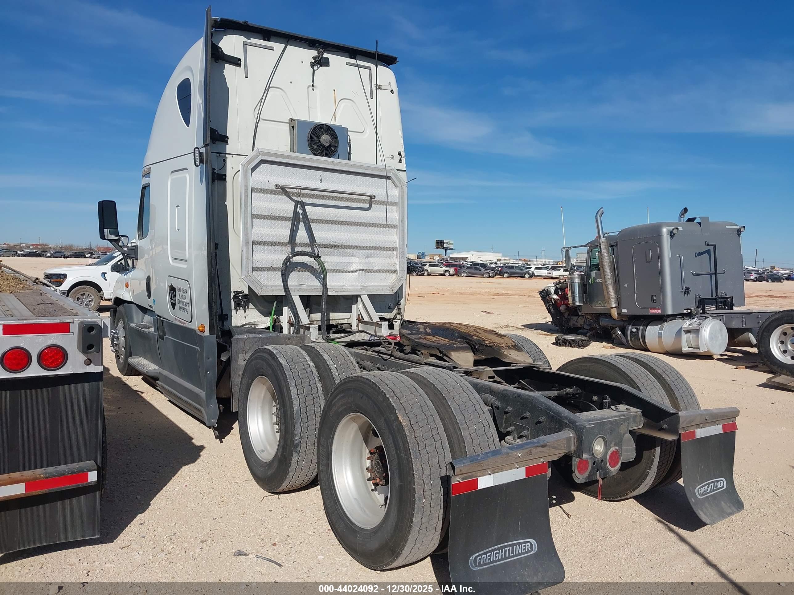 FREIGHTLINER CASCADIA image 3