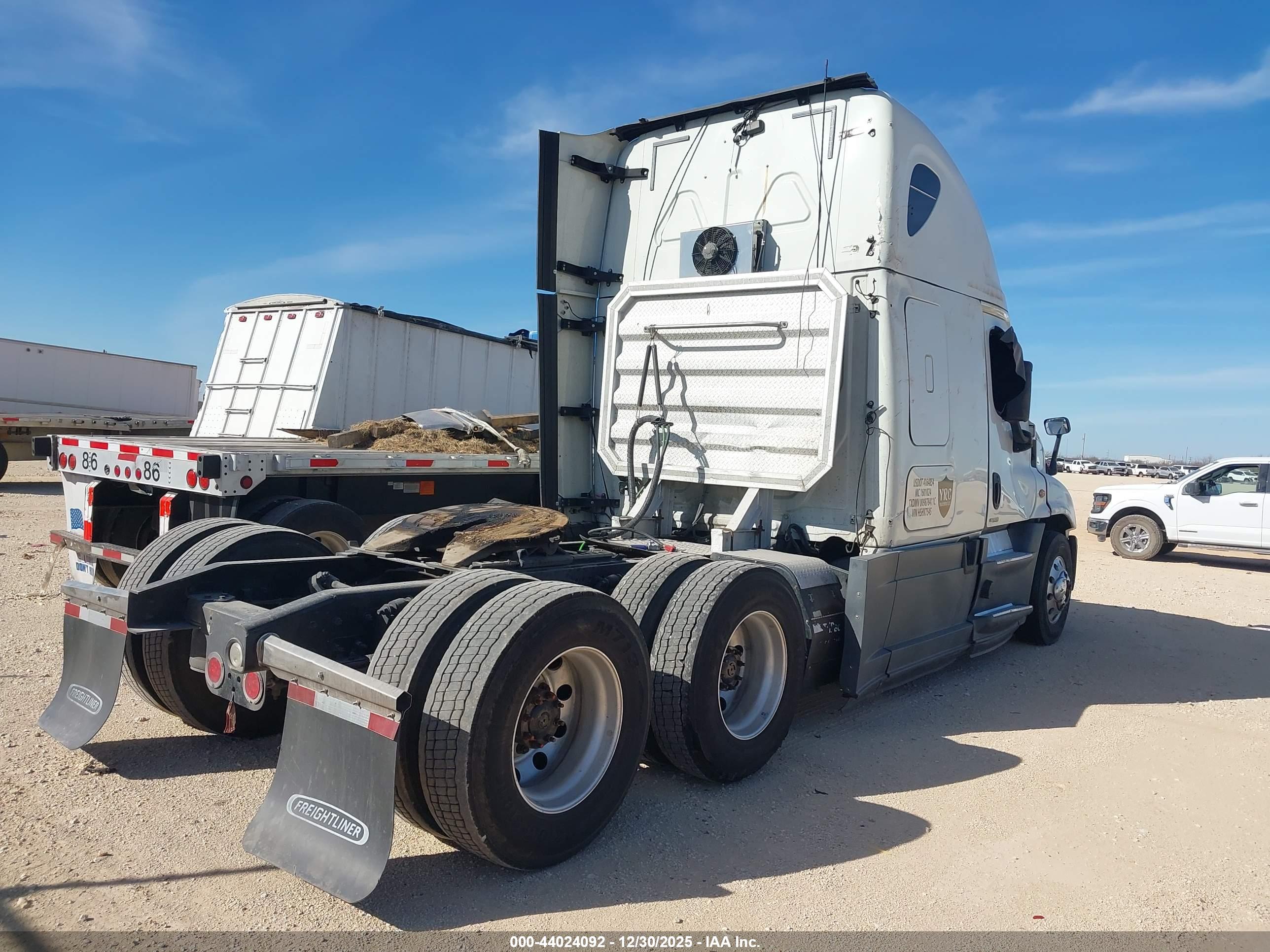 FREIGHTLINER CASCADIA image 4