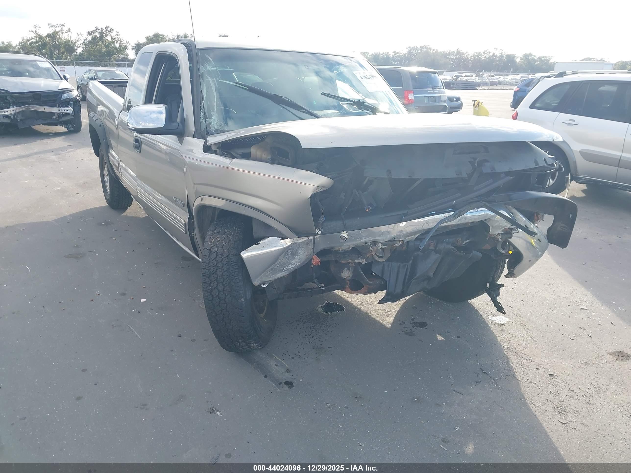 CHEVROLET SILVERADO image 6