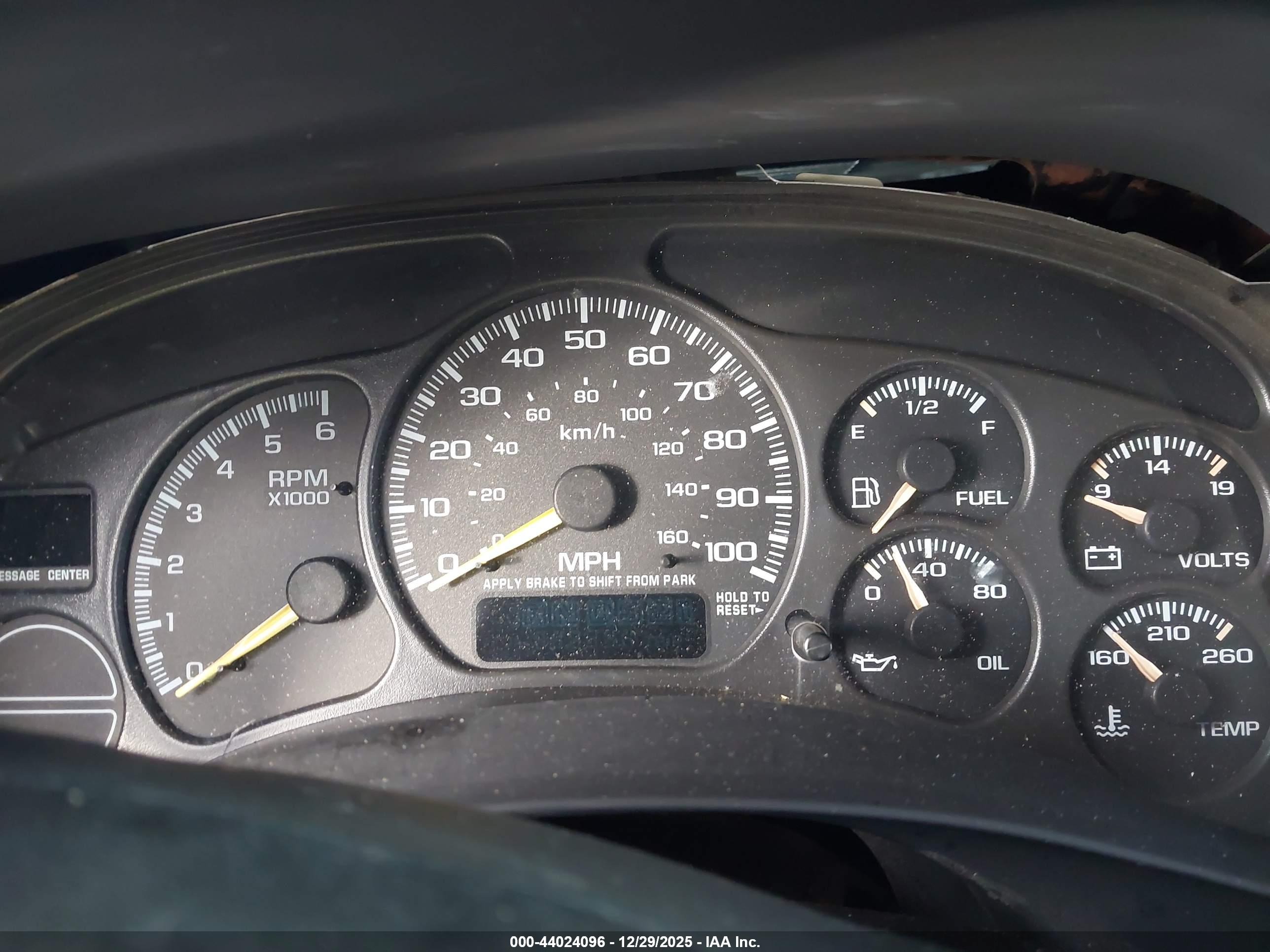 CHEVROLET SILVERADO image 7