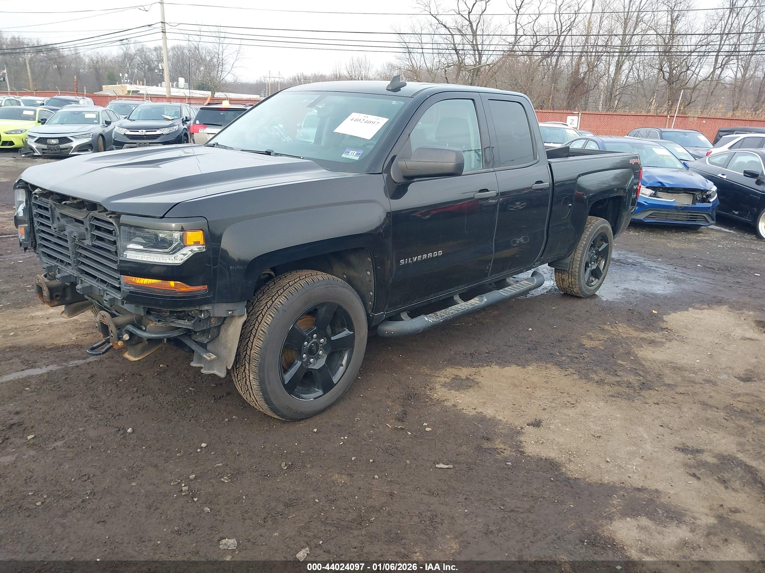 CHEVROLET SILVERADO image 2