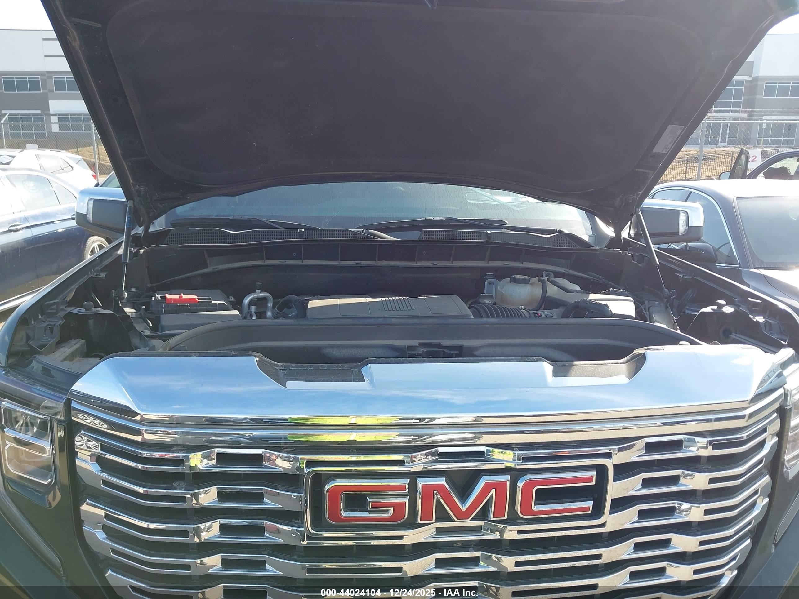 GMC SIERRA image 10