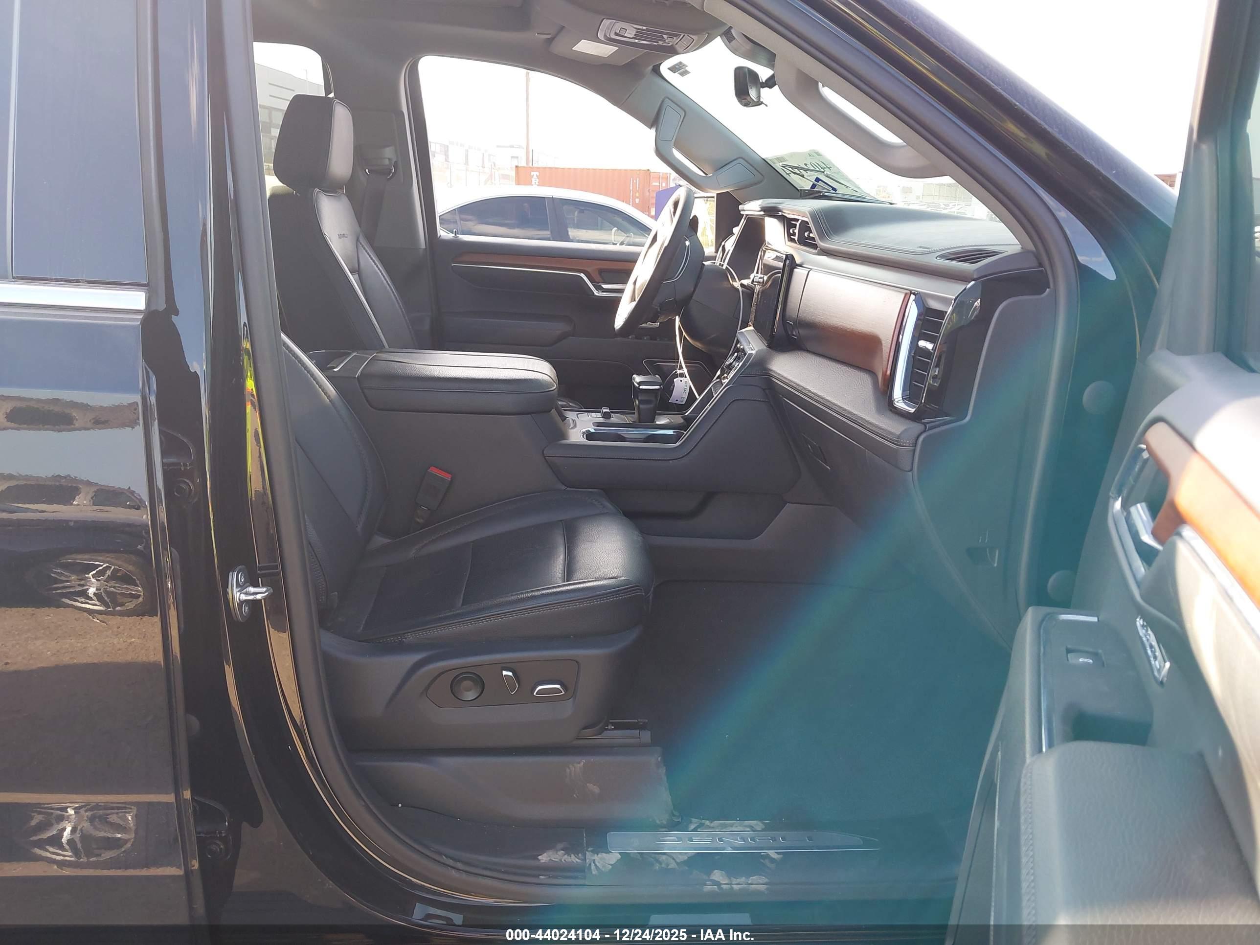 GMC SIERRA image 5