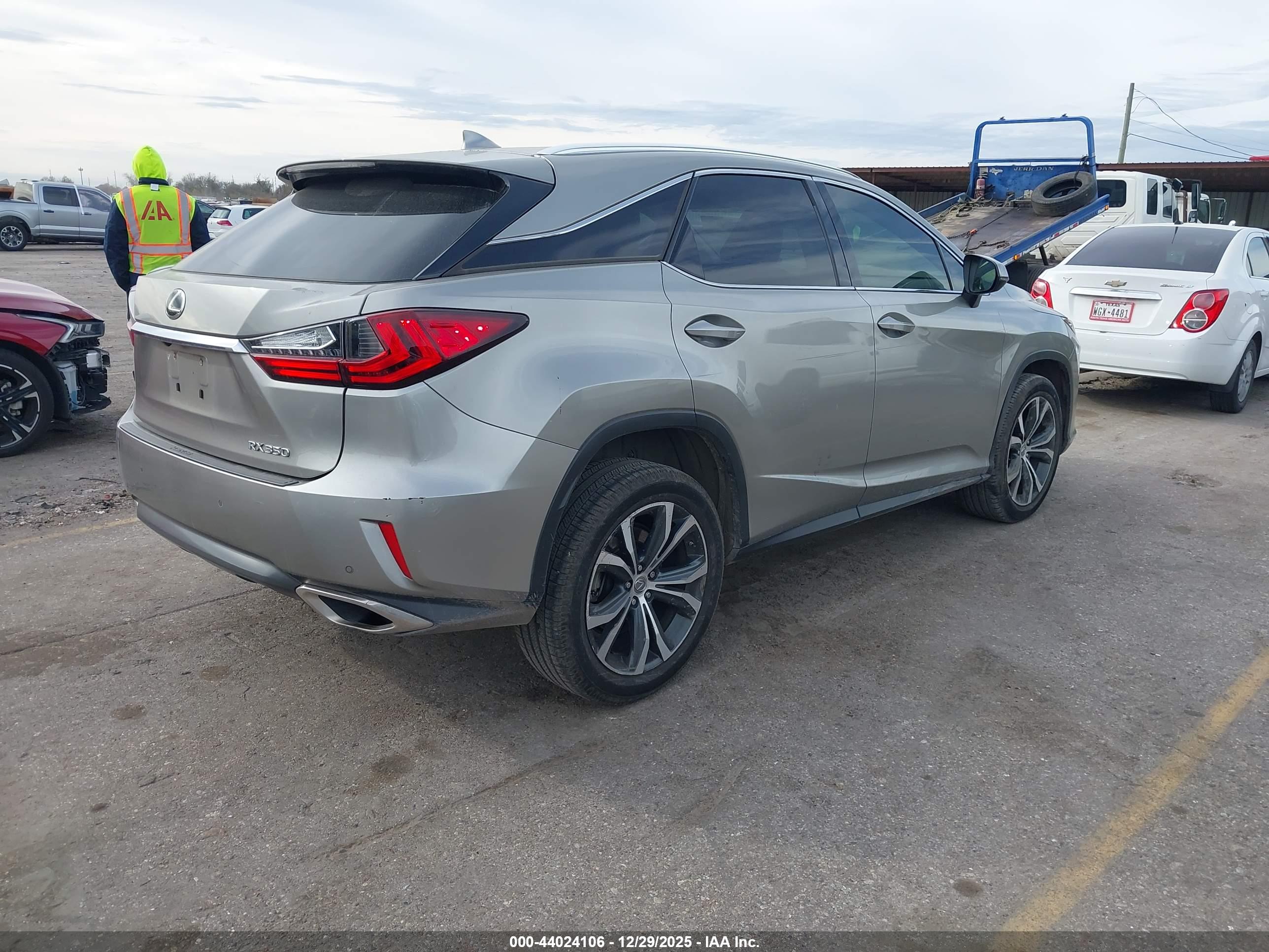 LEXUS RX image 4