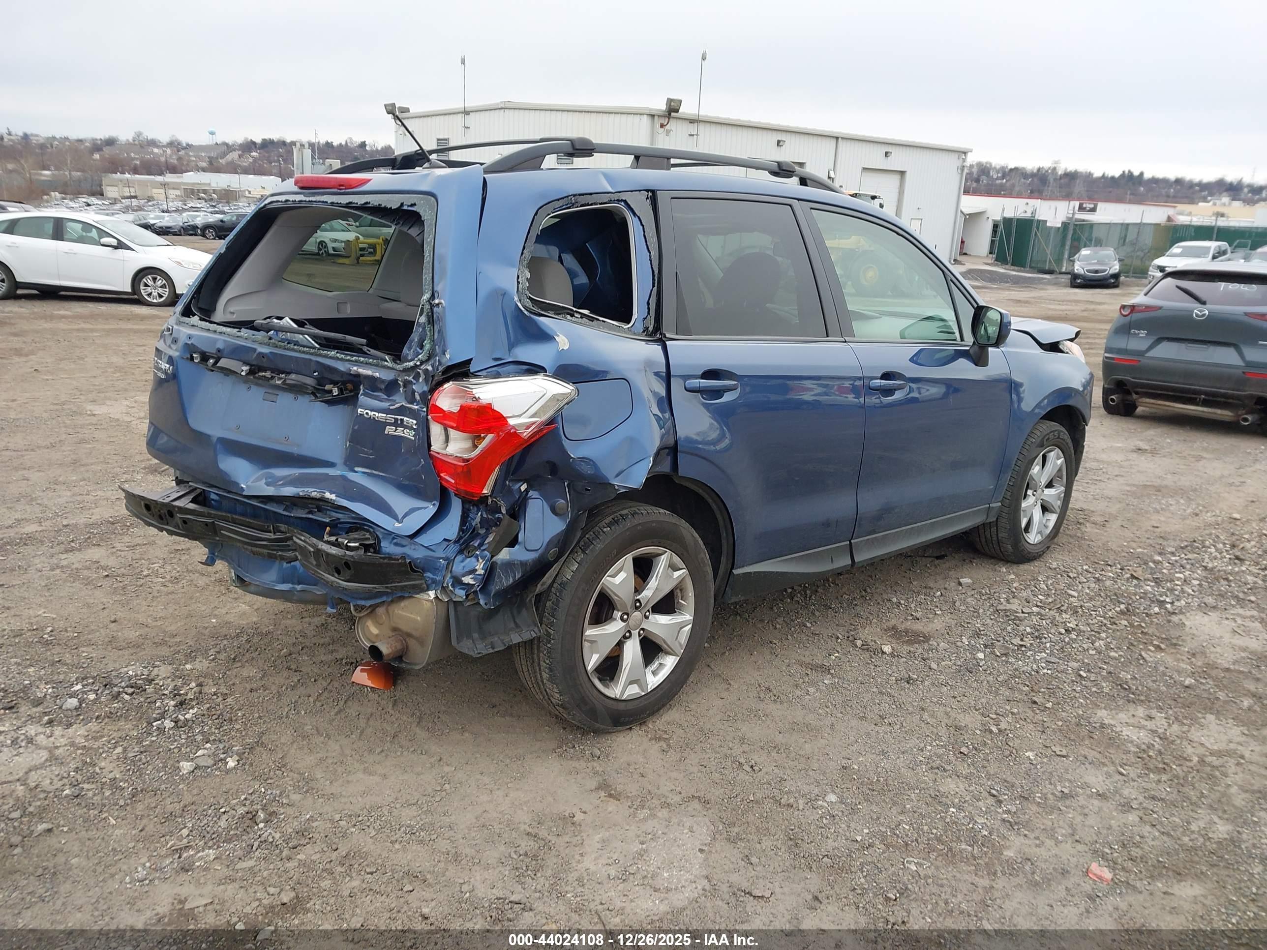SUBARU FORESTER image 4