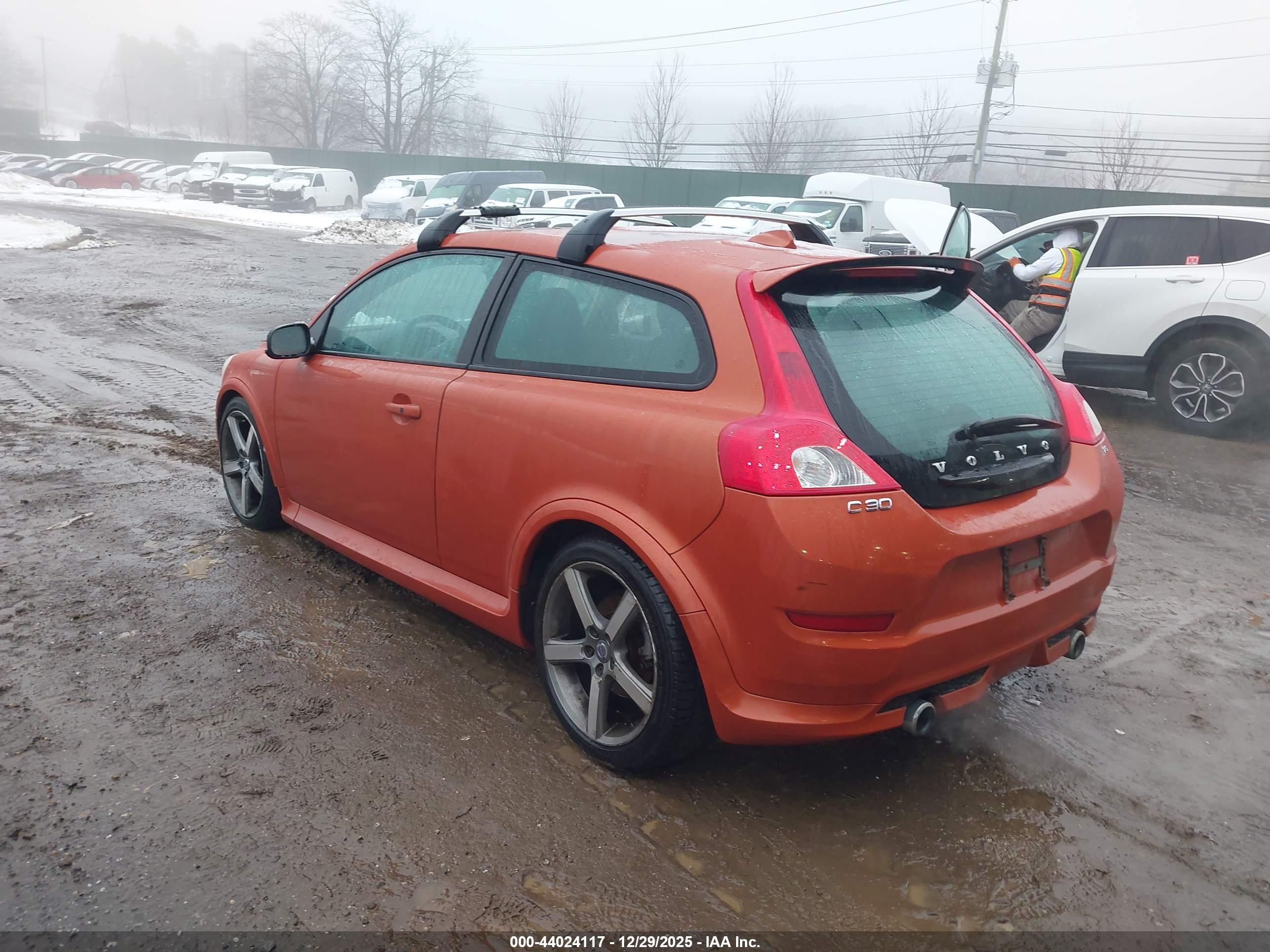 VOLVO C30 image 3