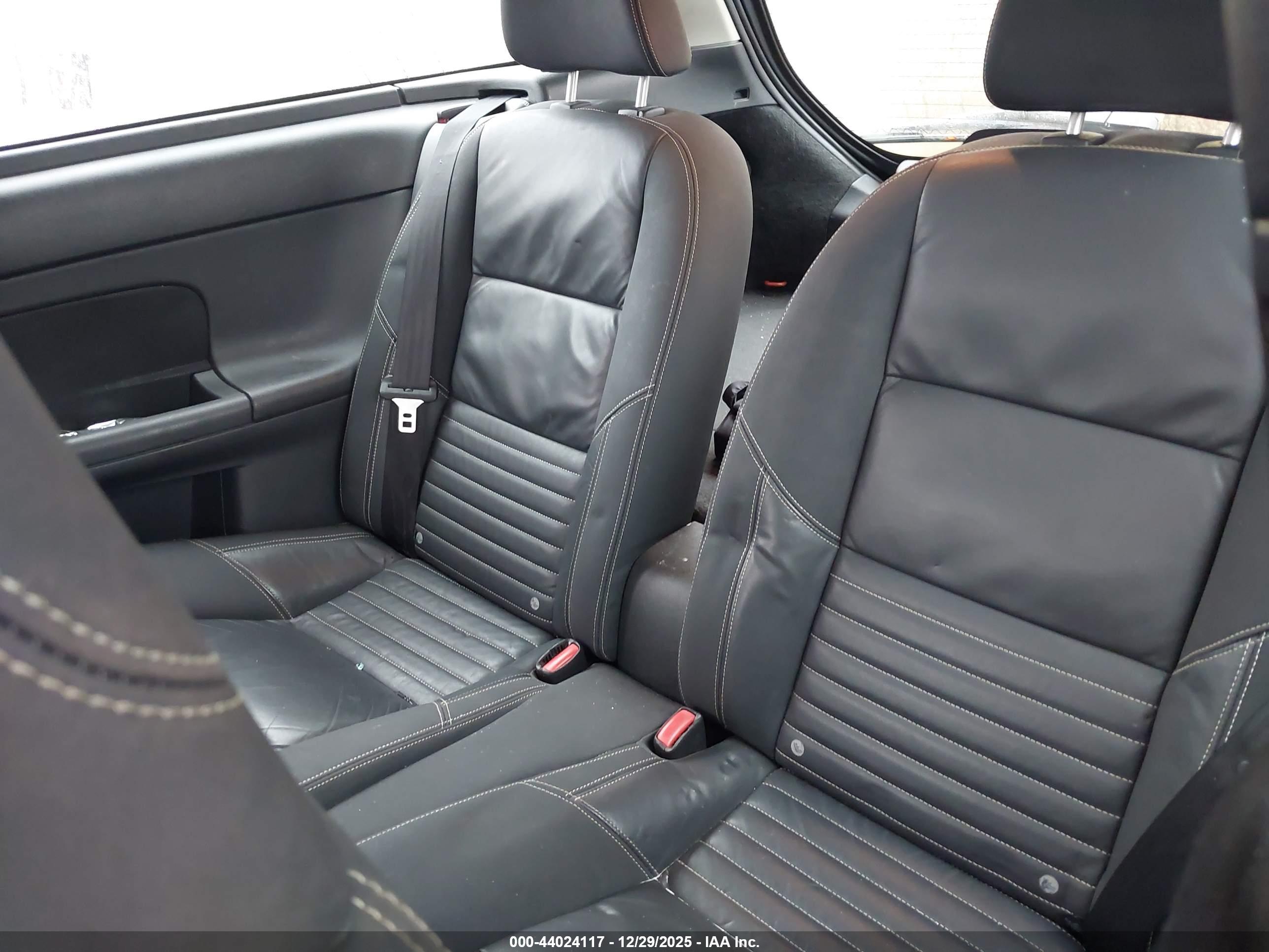 VOLVO C30 image 8