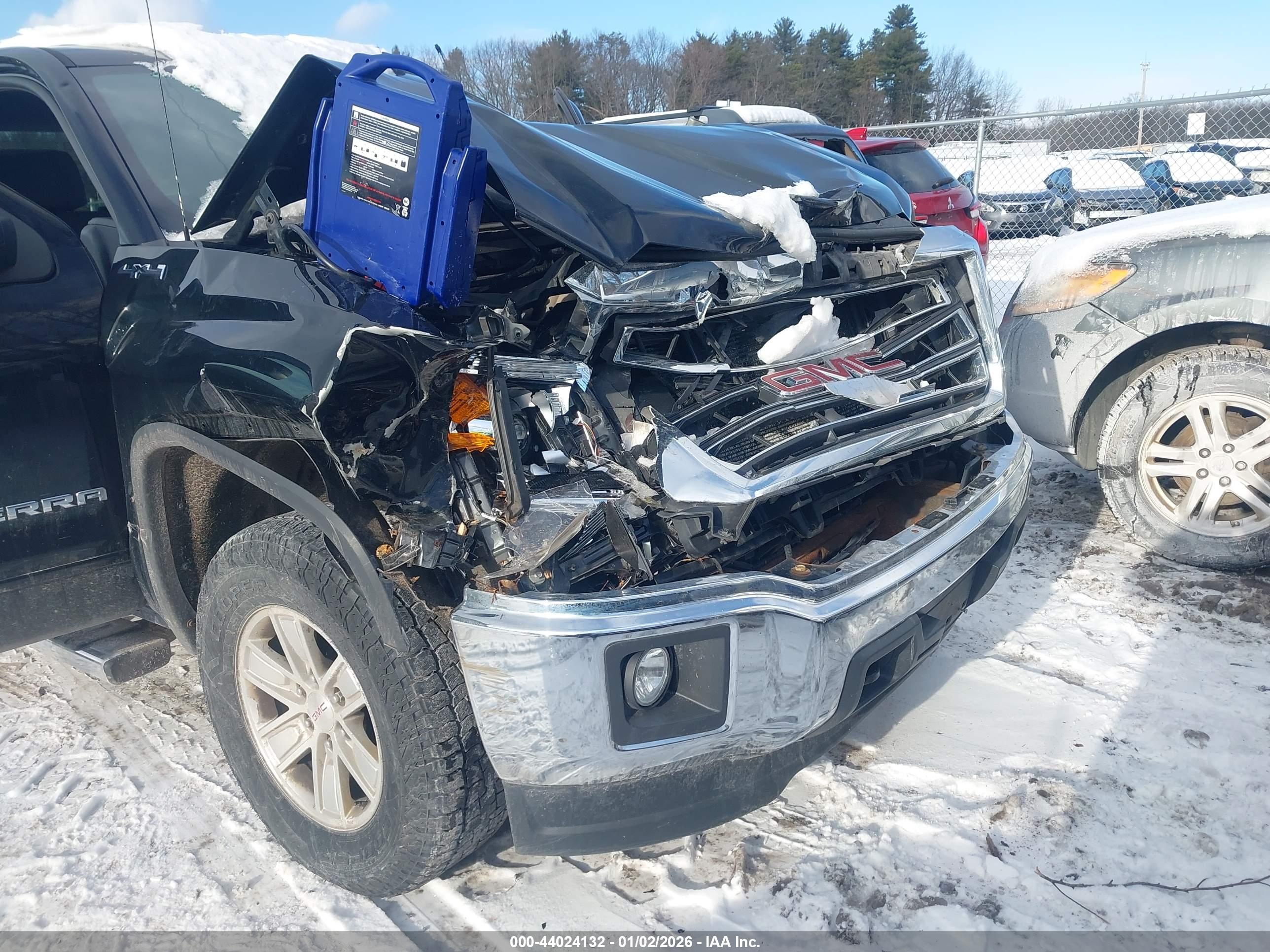 GMC SIERRA image 6