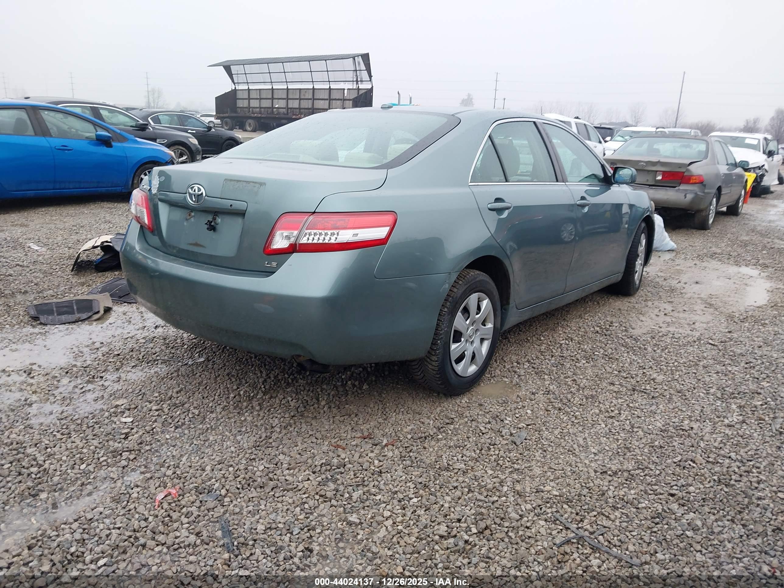 TOYOTA CAMRY image 4
