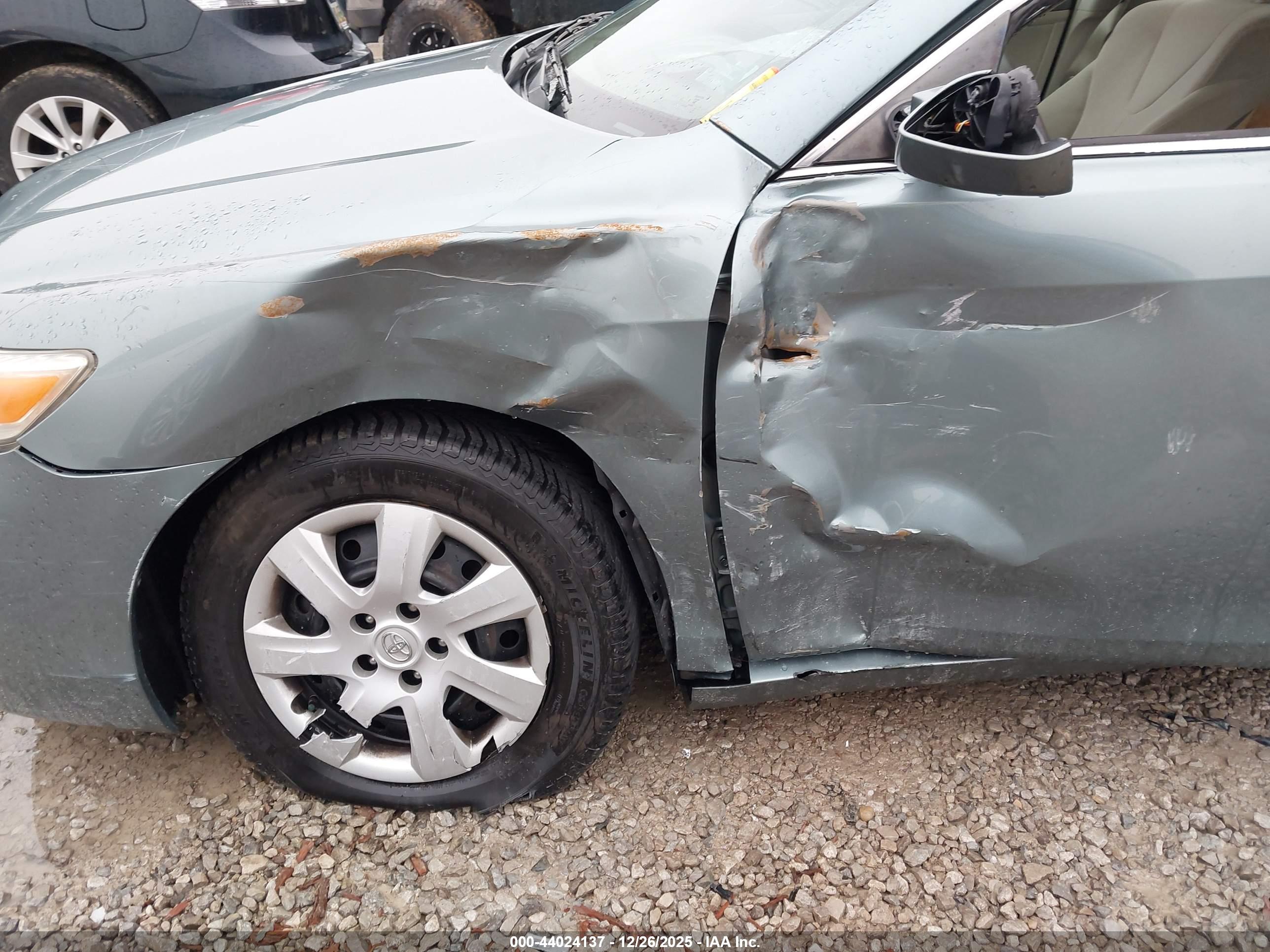 TOYOTA CAMRY image 6