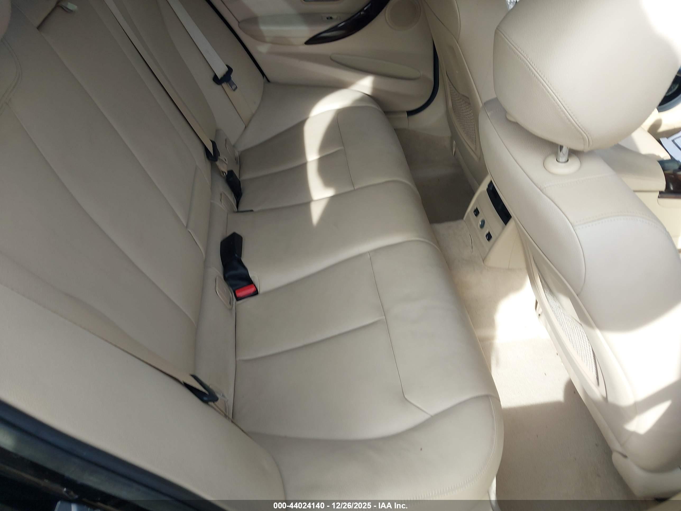 BMW 335I image 8