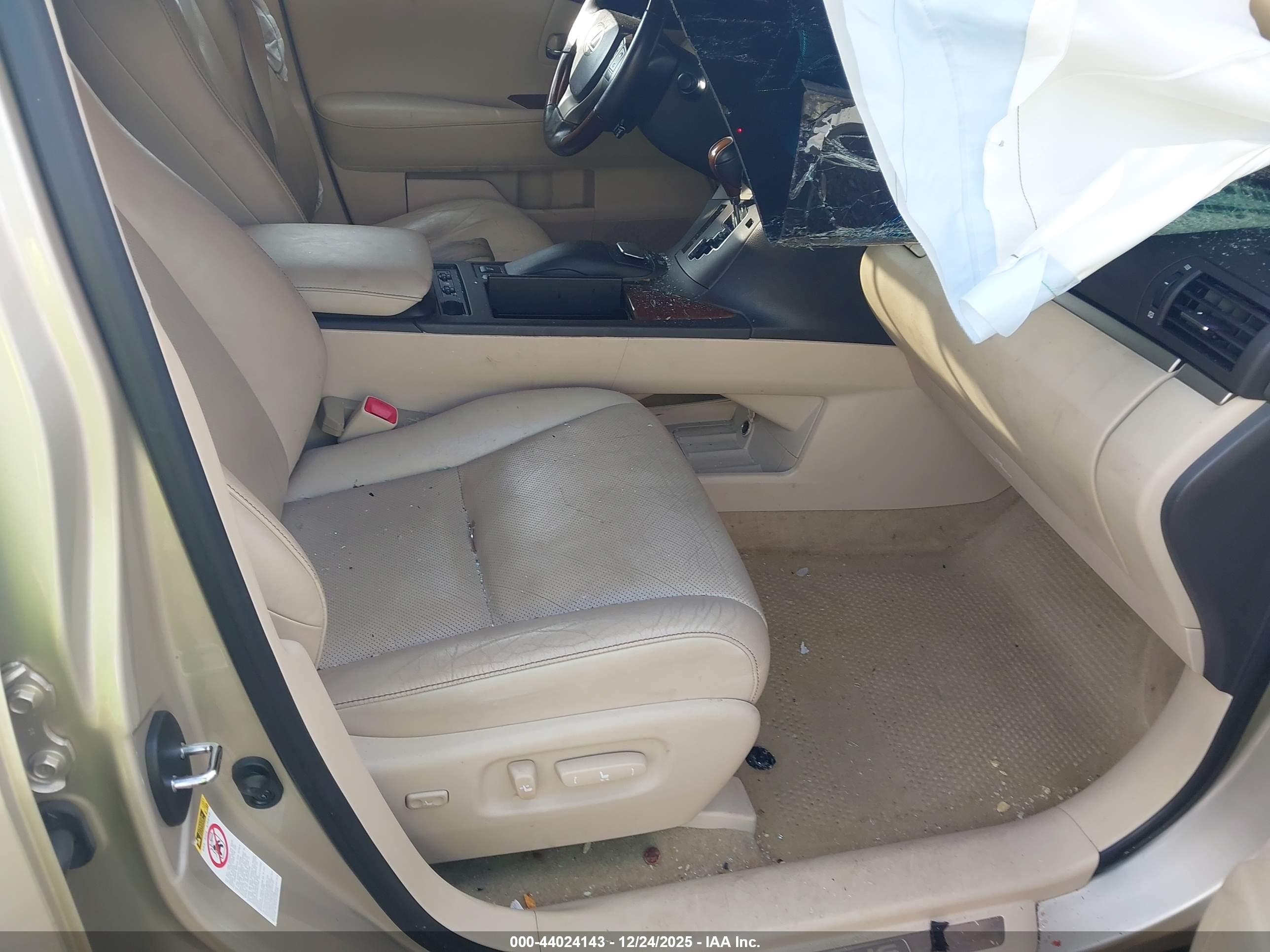 LEXUS RX image 5